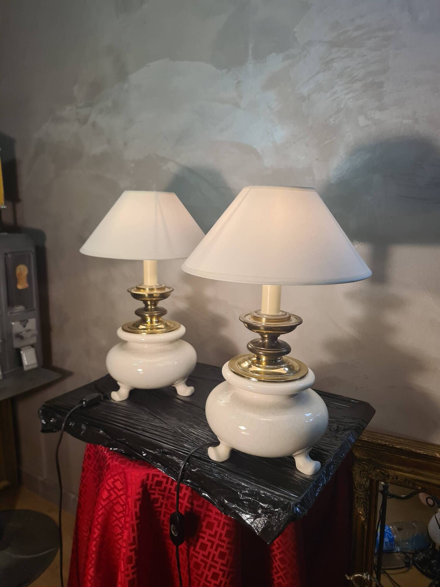 pair of table or bedside lamps in white ceramic with brass tripod 45x3