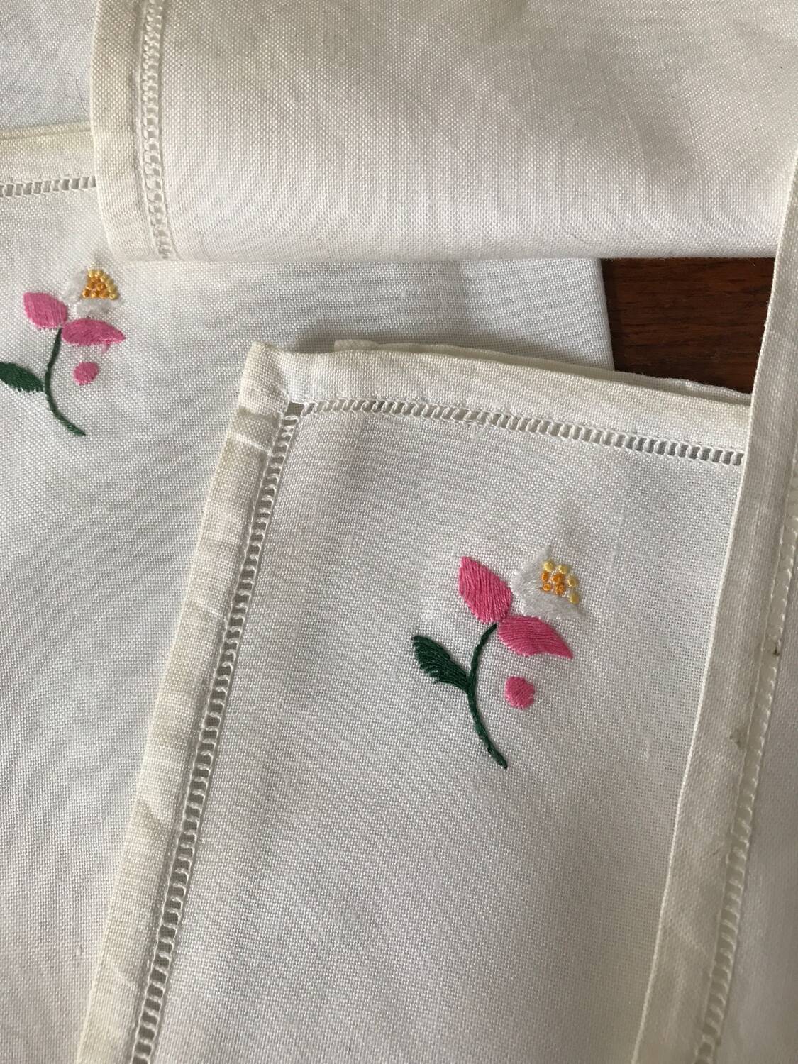 Set of embroidered napkins