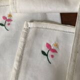 Set of embroidered napkins
