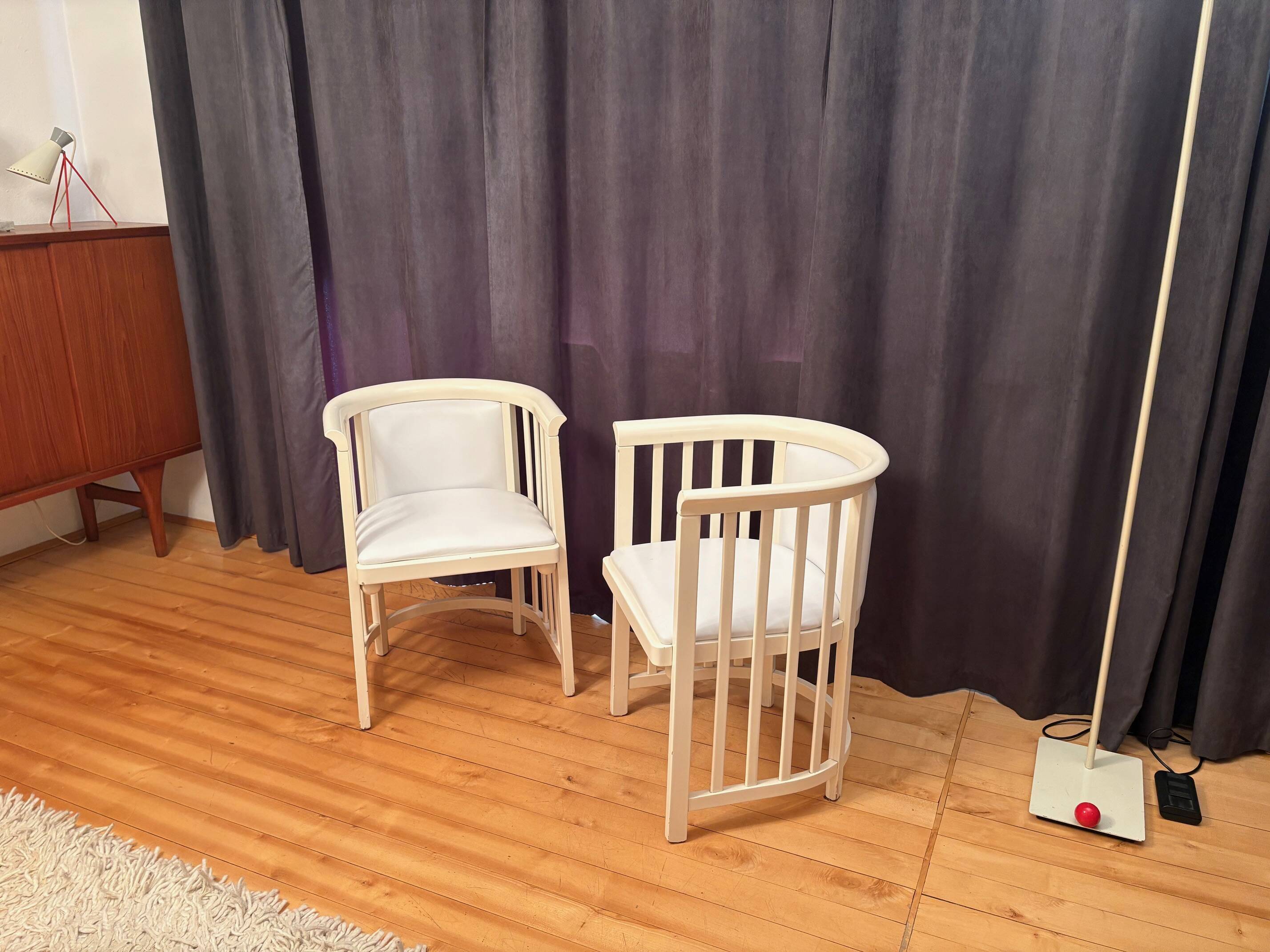 Pair of armchairs designed by Josef Hoffmann for Cabaret Fledermaus, Austri