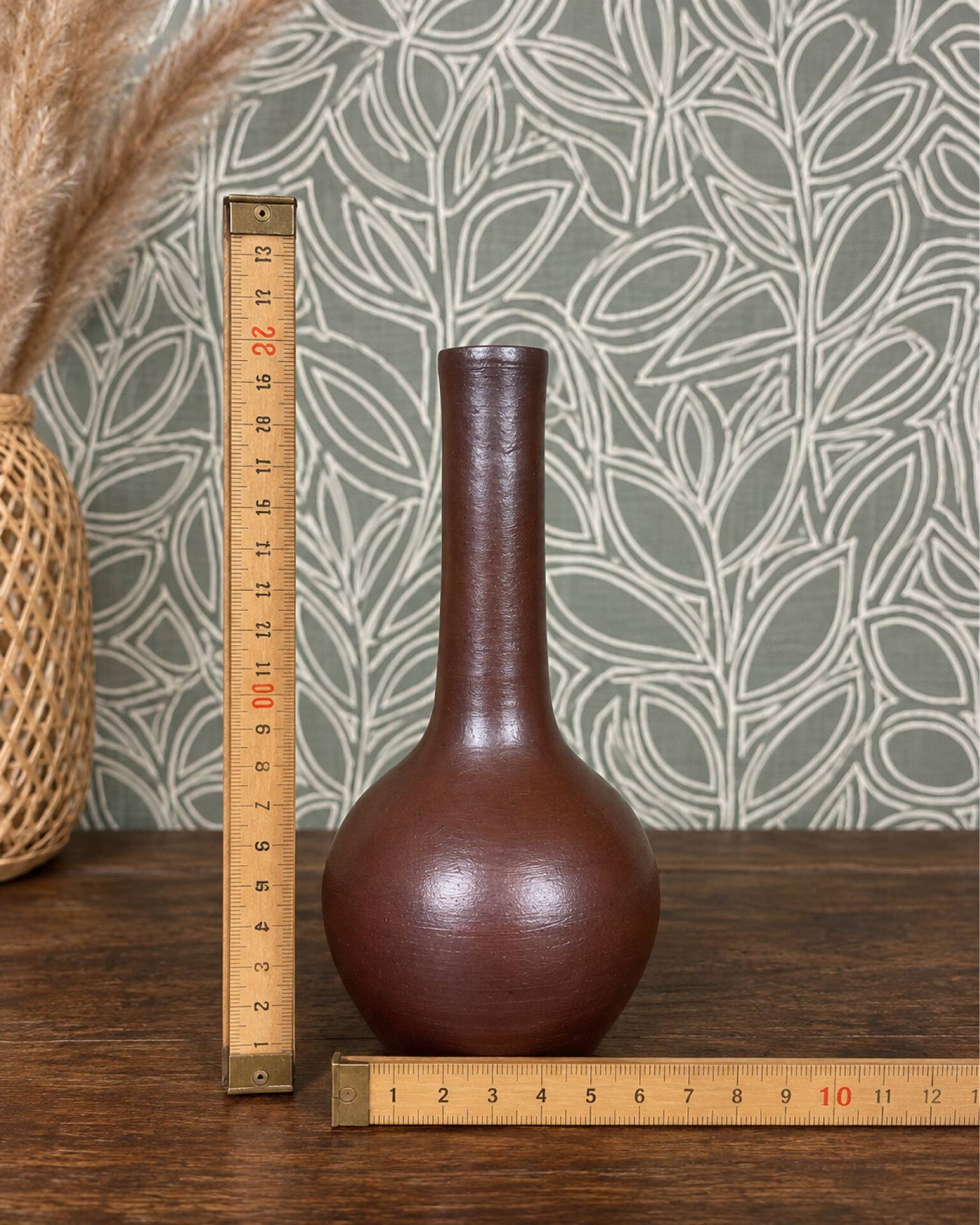 Vintage stoneware soliflore – Sleek silhouette