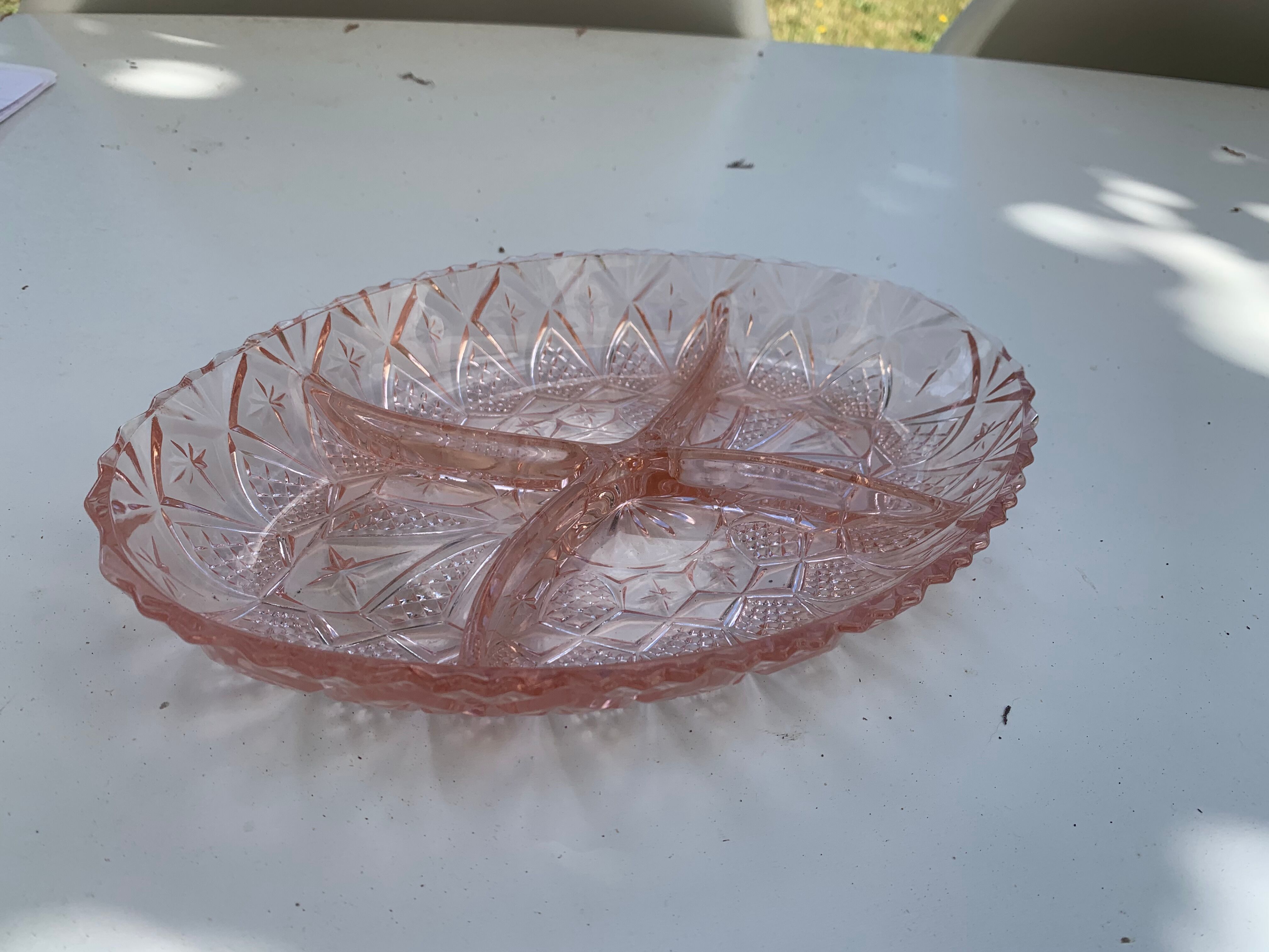 Aperitif servant in pink glass, embossed patterns, vintage