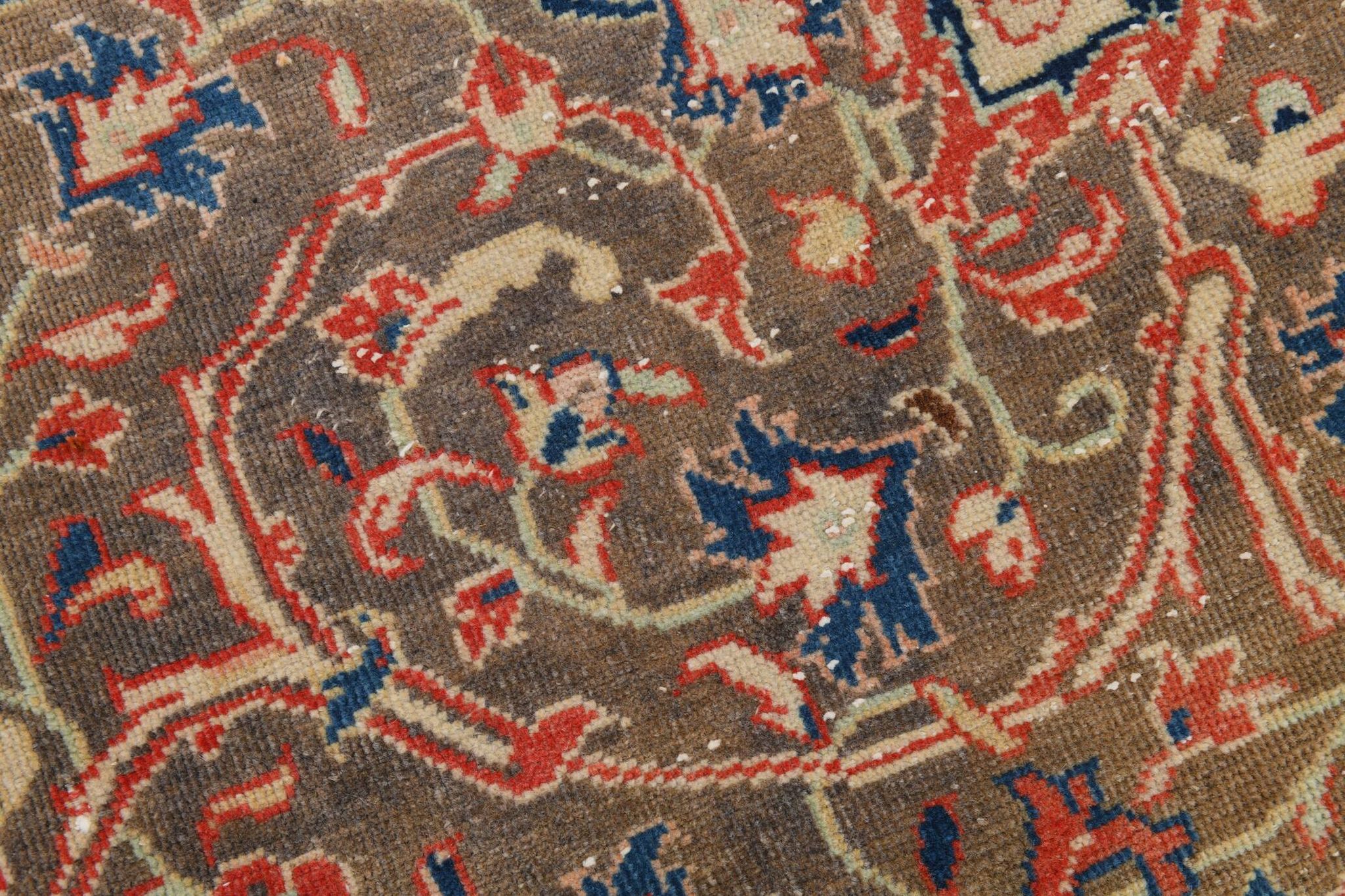 Large Antique Persian Carpet 300x397 cm, Medallion and Floral Patterns