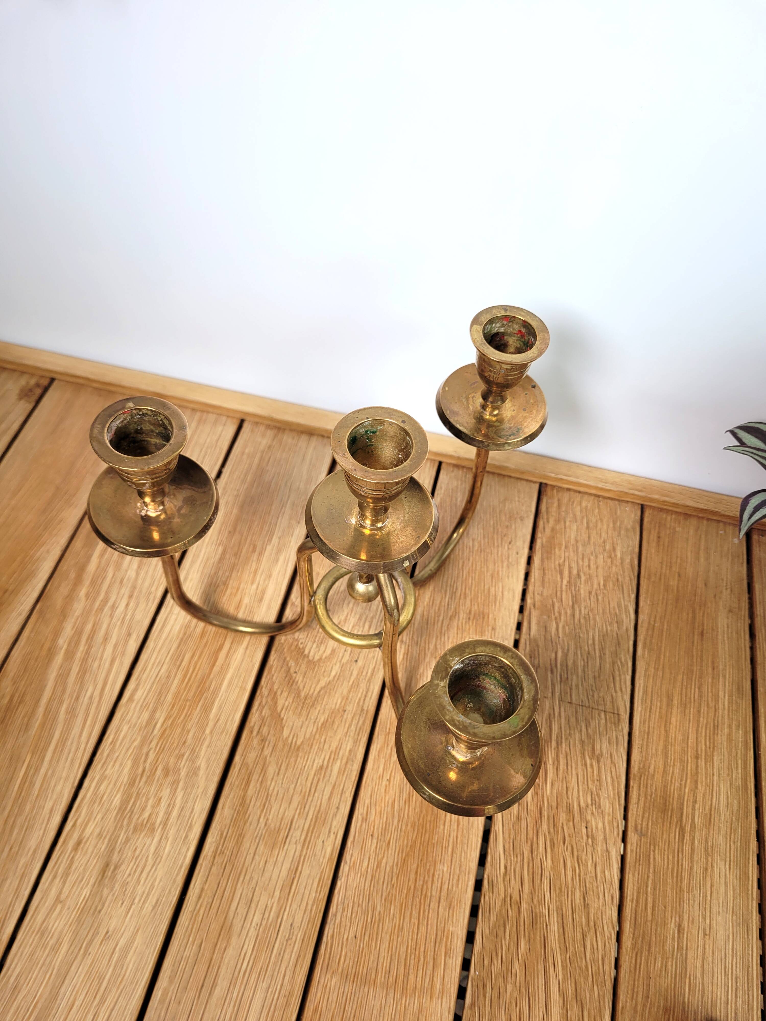4-light brass candle holder centerpiece