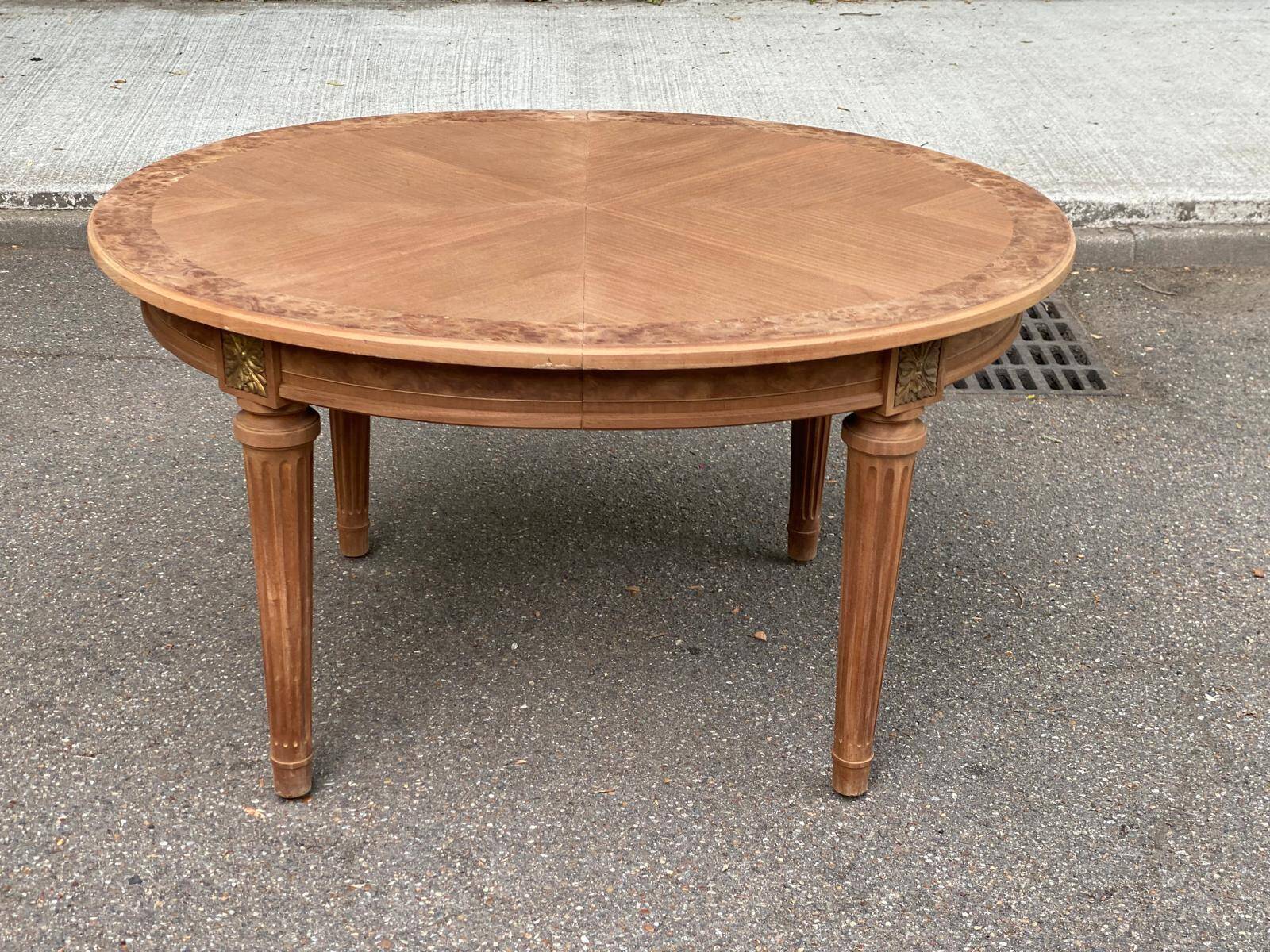 Table de salle à manger ronde extensible signée Jansen Paris 1930