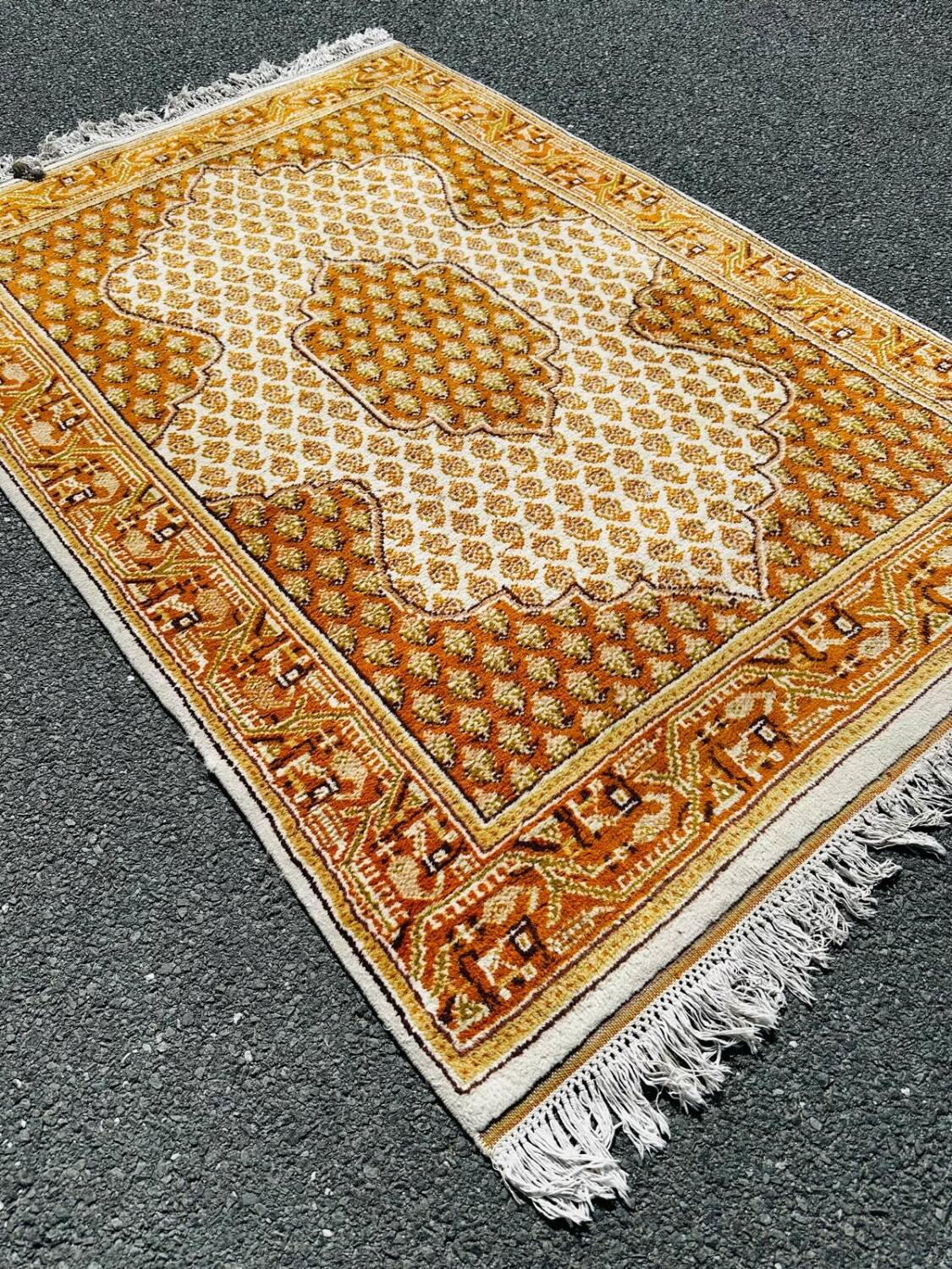 Tapis persan fait main