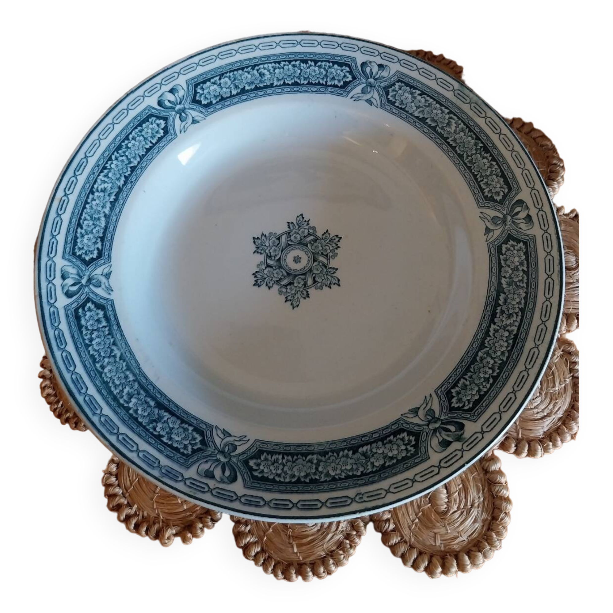 Soup plate iron earth st Amand and Hamage