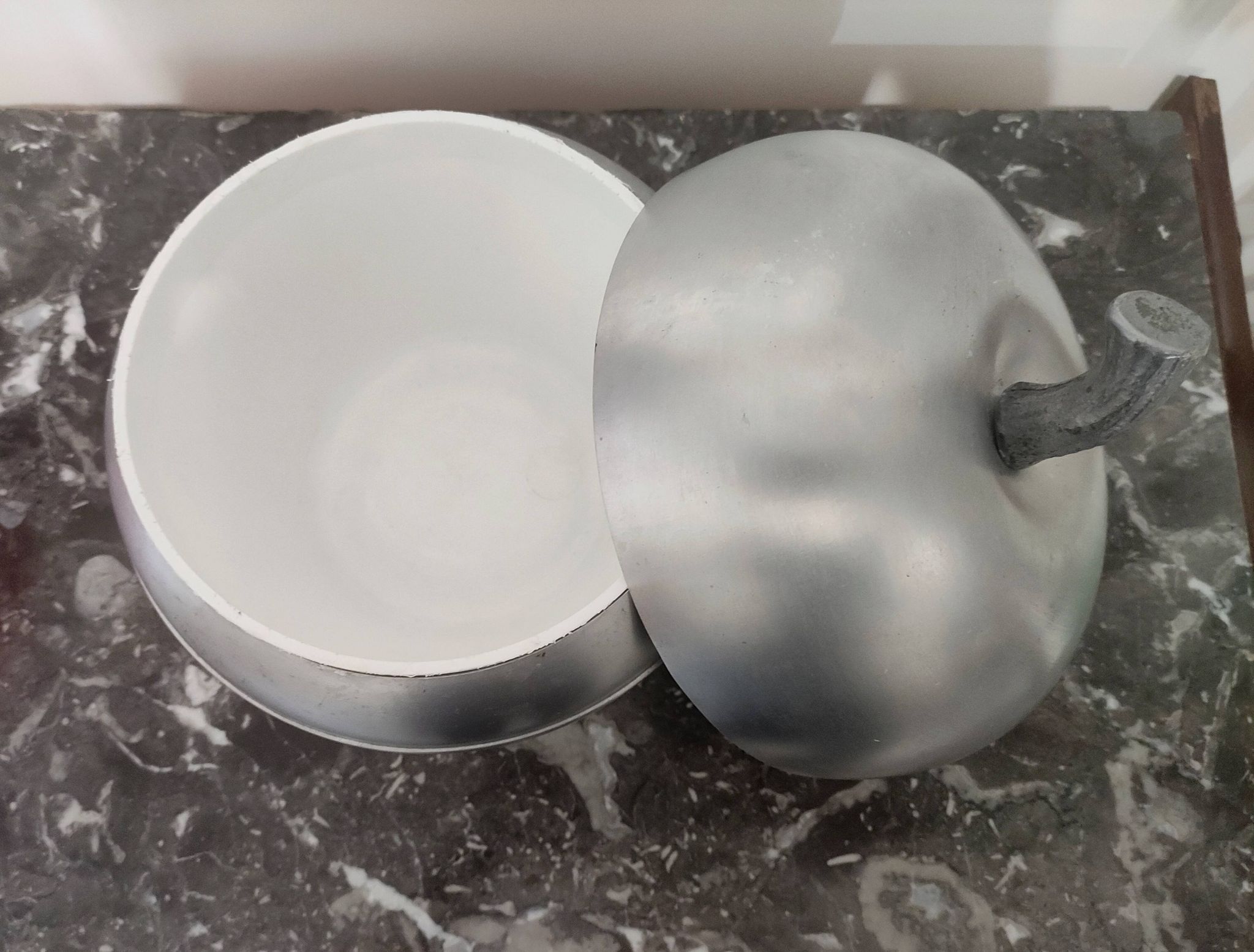 Ice bucket