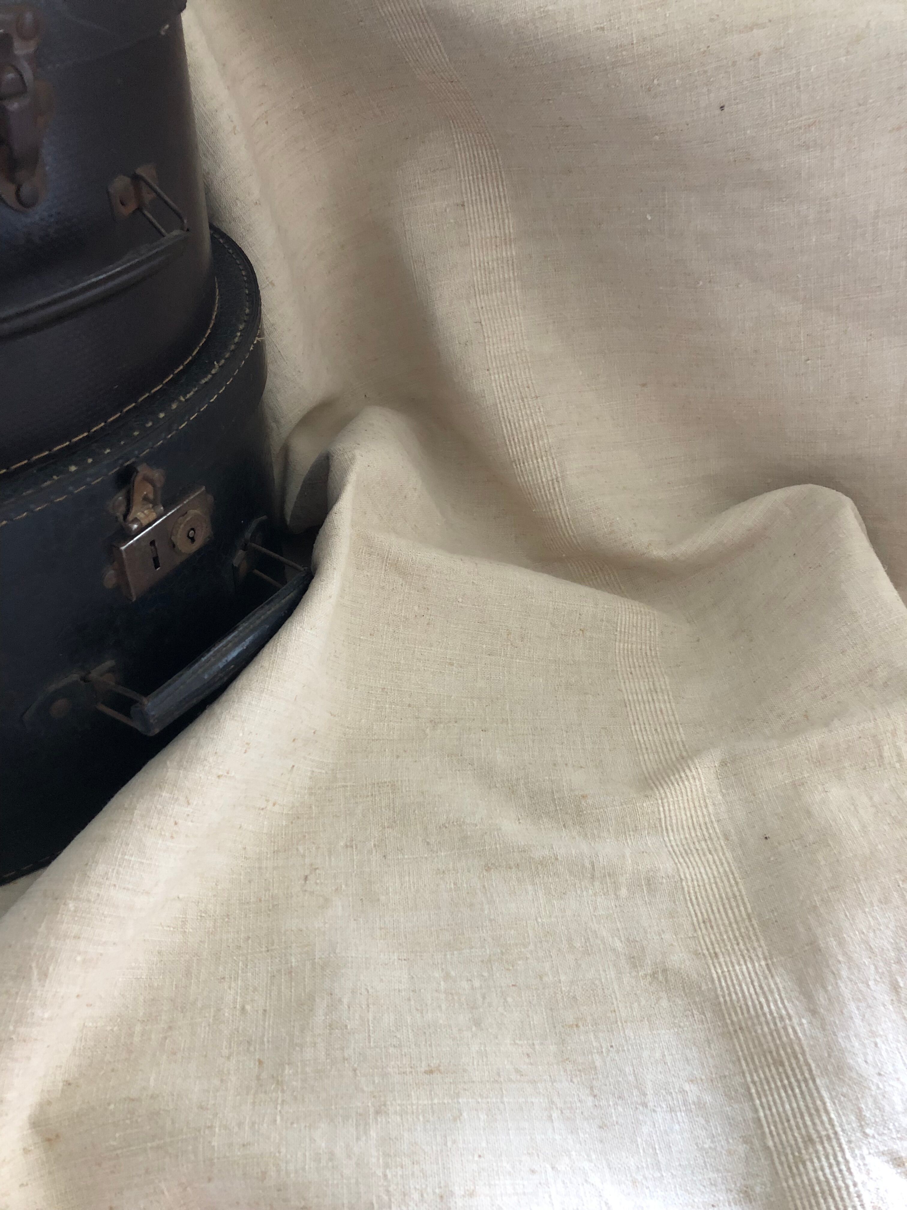 Winegrower's tablecloth, bedding, old linen