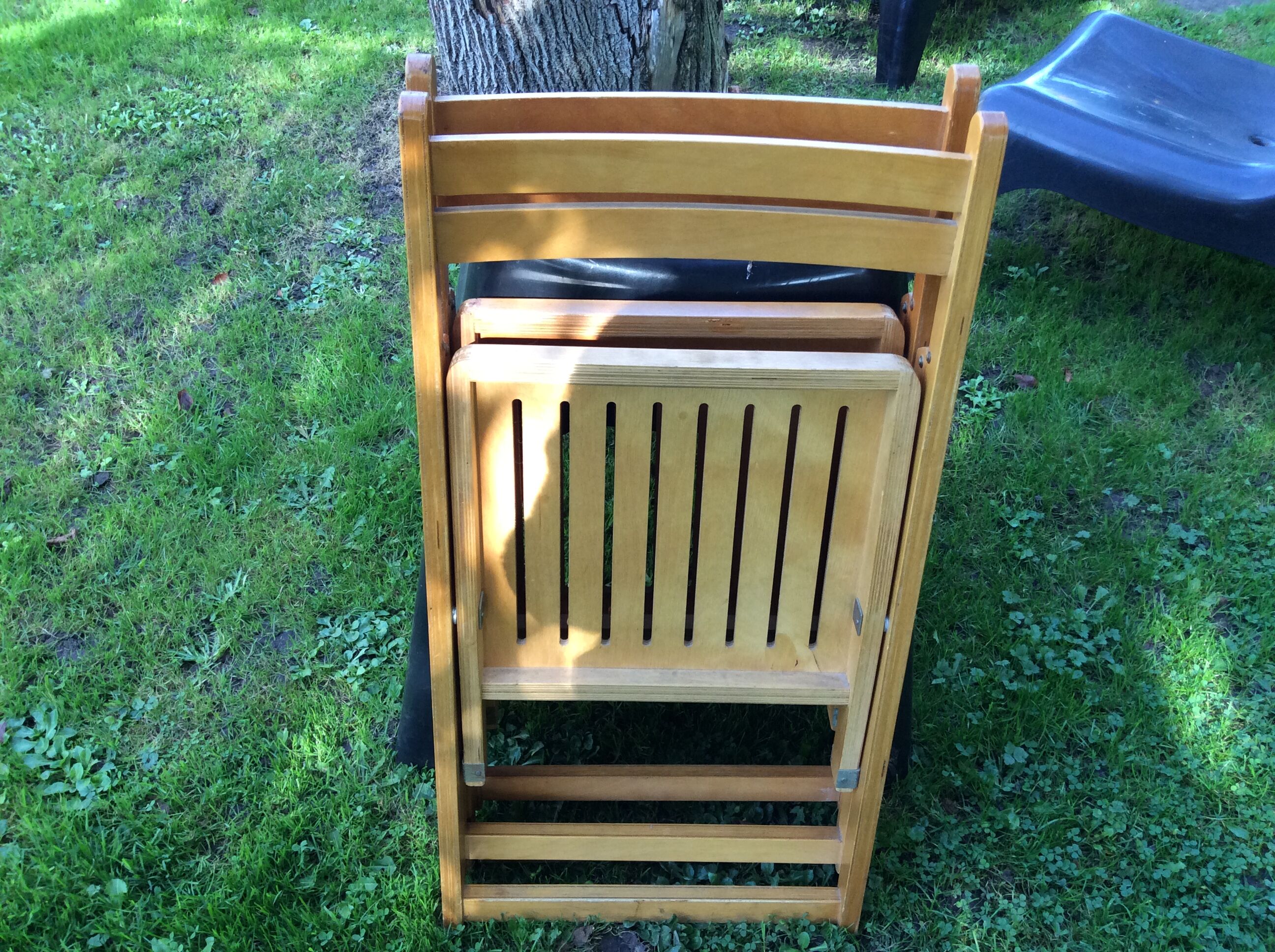 Series of 3 folding chairs