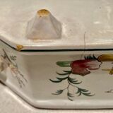 Midtable XVIIIth century decoration to the chinese faience de marseille signed vp for veuve perrin
