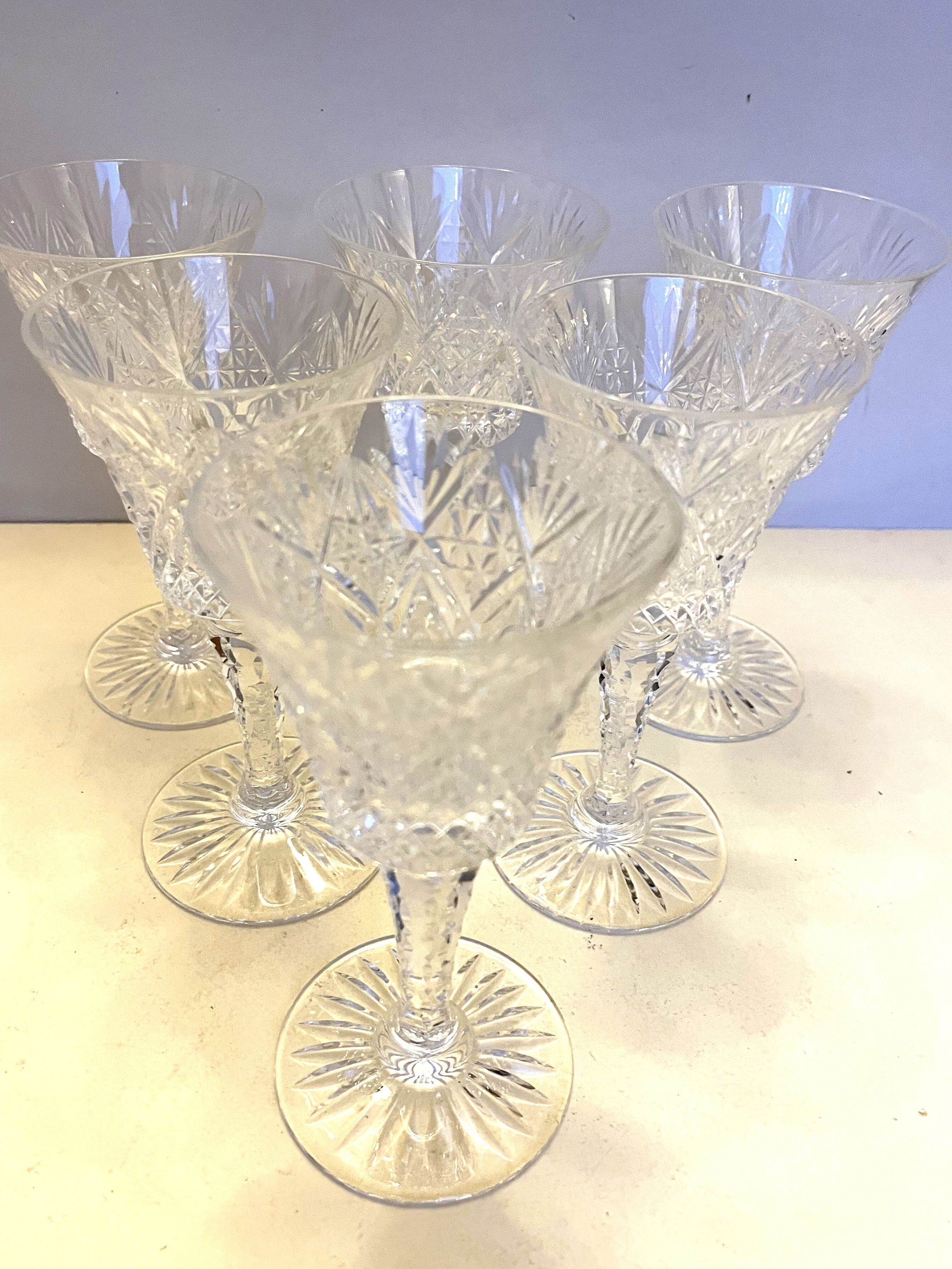 6 verres à eau en cristal taillé