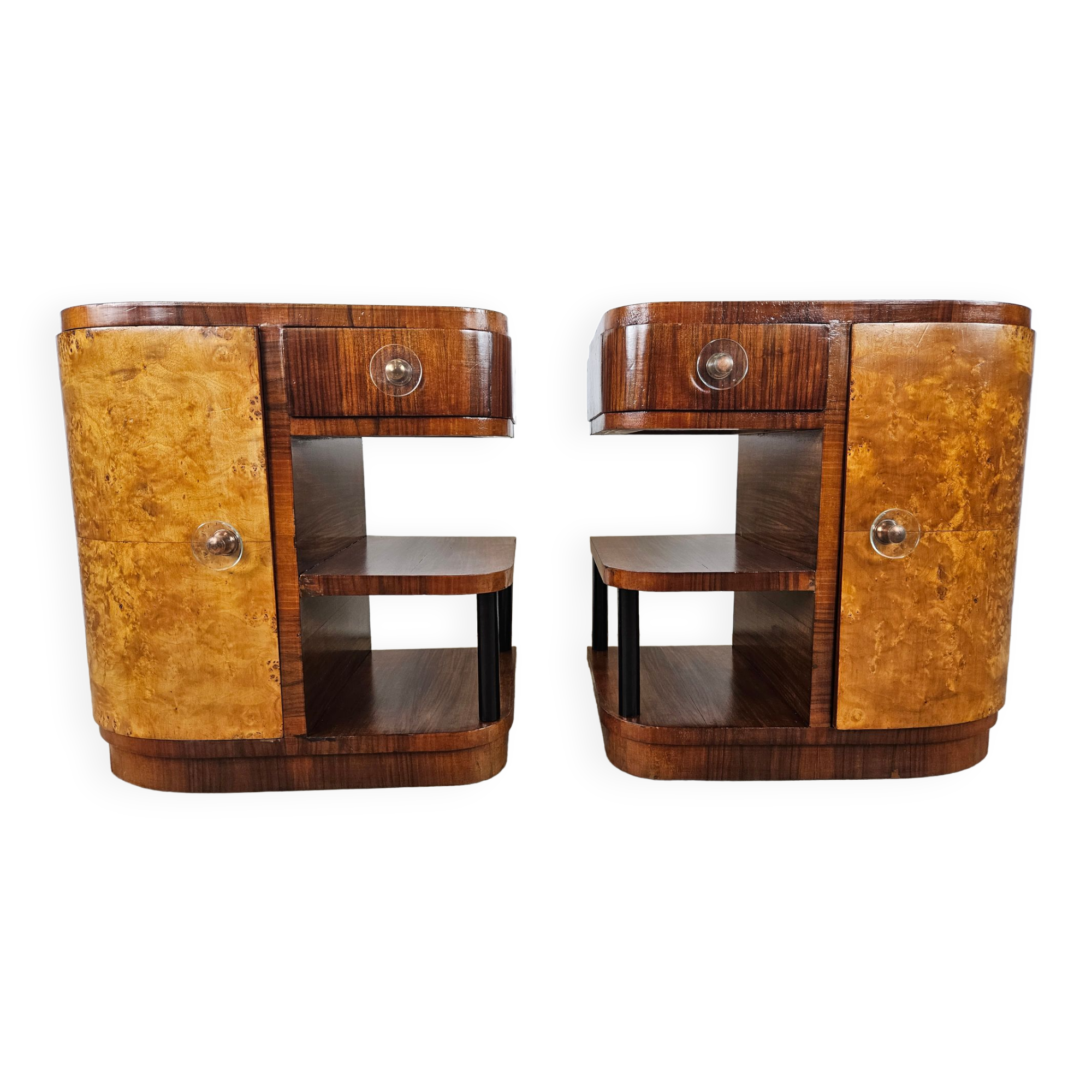 Pair of Art Decò bedside tables in walnut and thuja
