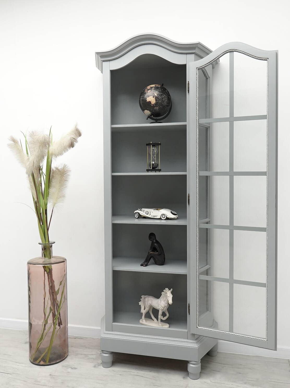 Display case made of oak wood