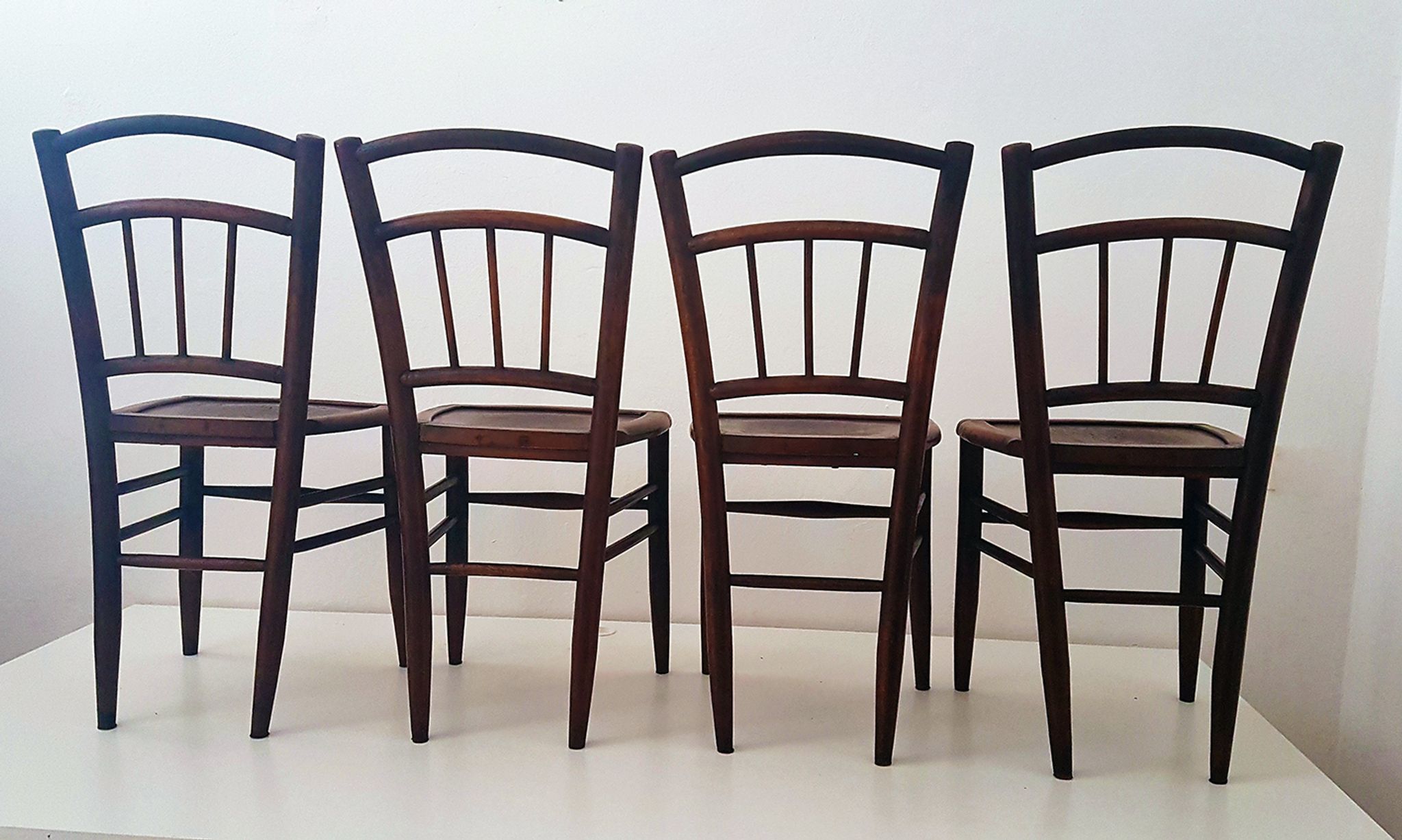 Set of 4 bistro chairs wood