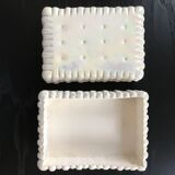 Pearly white biscuit box