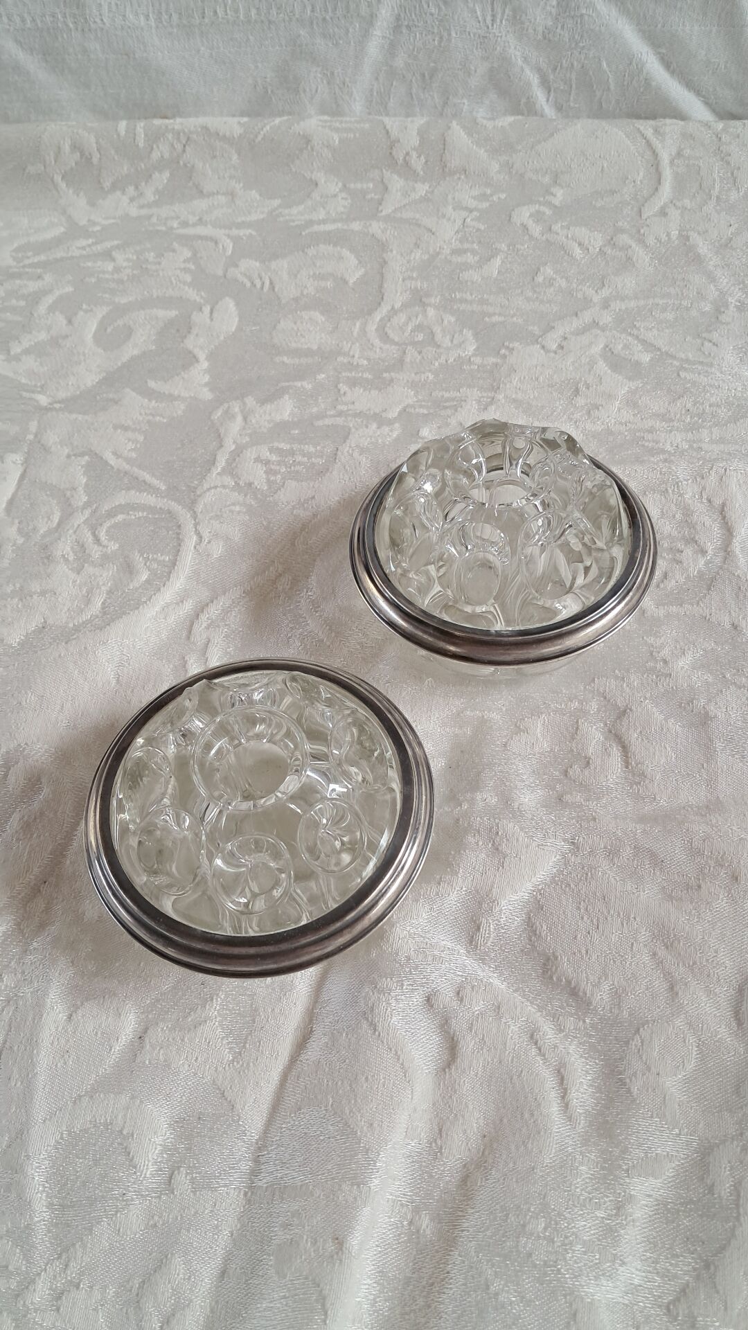 Pair of glass moulded flower vases and silver-plated metal – Art Deco style