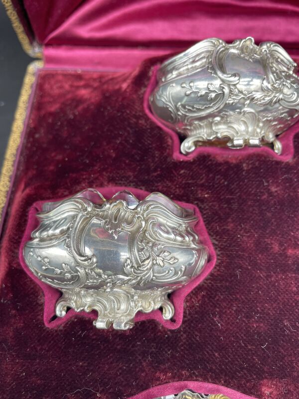 4 salerons, argent, Ravinet D'enfert, 4 pelles, intérieur verre blanc, écrin, intérieur pourpre, XIX