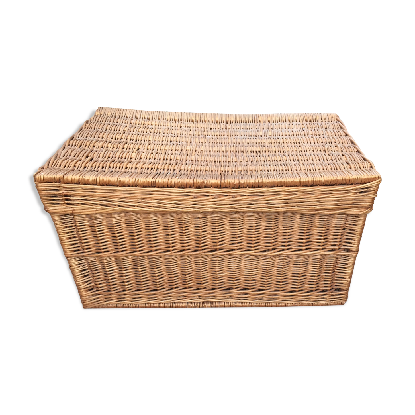 Wicker trunk