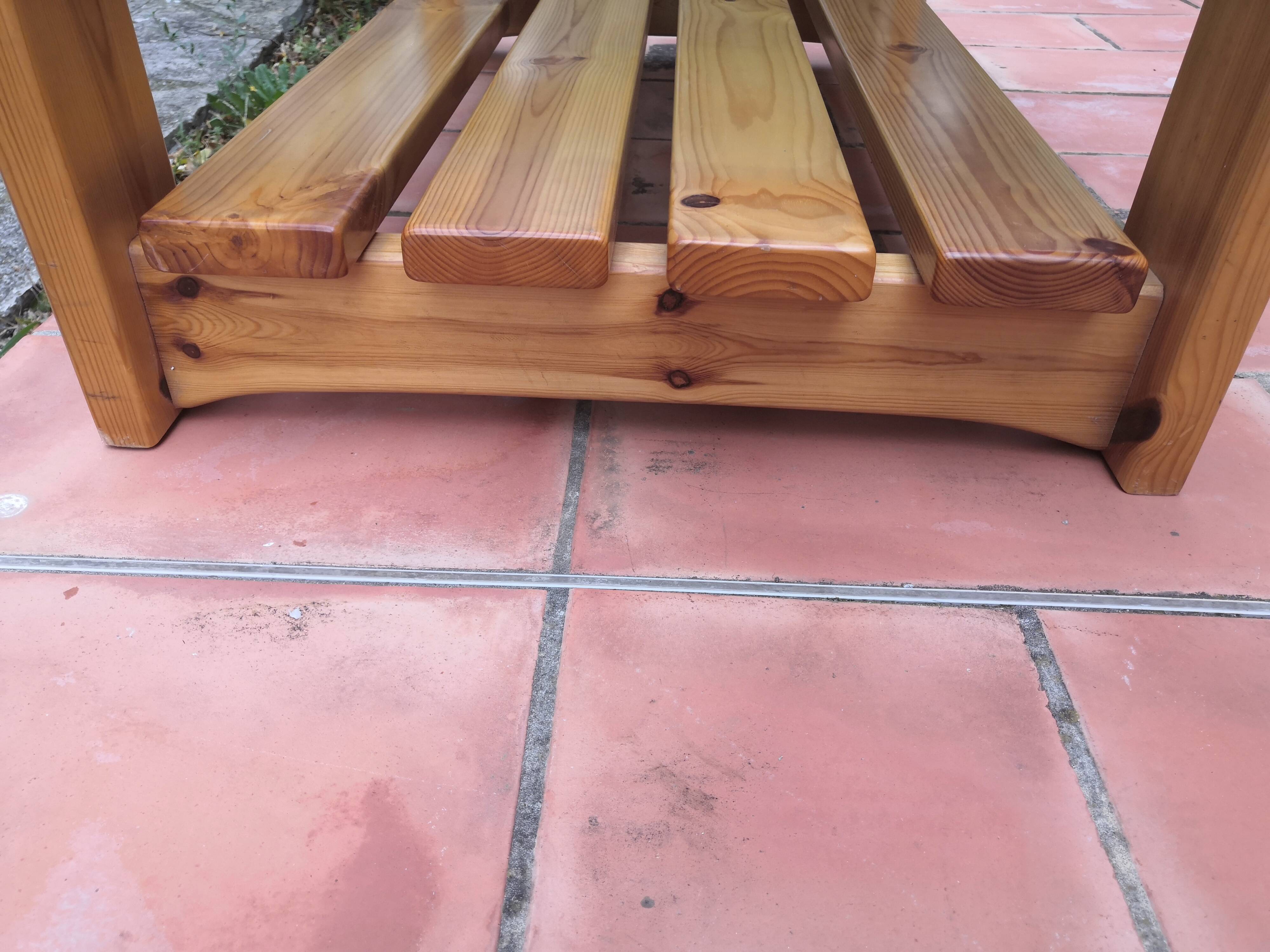 Solid pine coffee table dlg regain 70s vintage