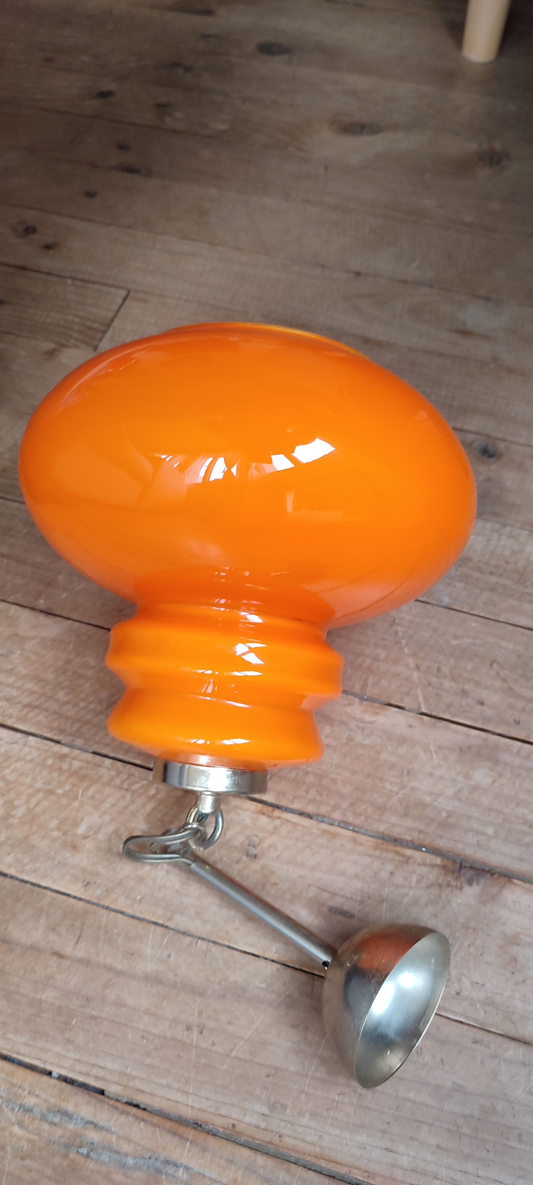 Orange opaline suspension