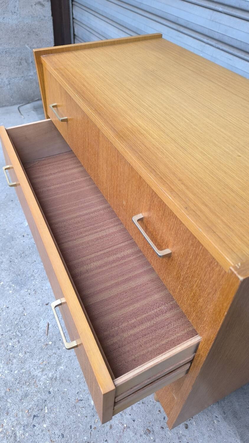 Compass foot chest of drawers in blond oak 1960