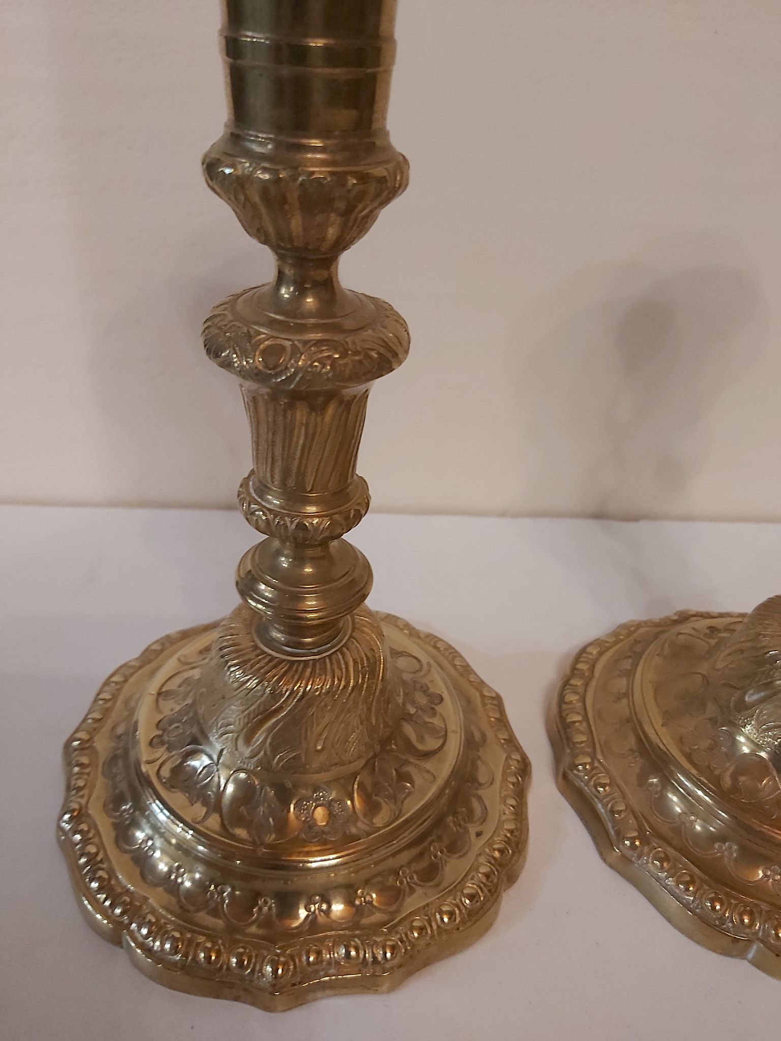 Paire de bougeoirs Restauration en bronze doré