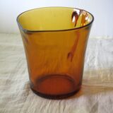 Très joli pichet à lait en verre ambré jaune de chez Duralex en très bon état