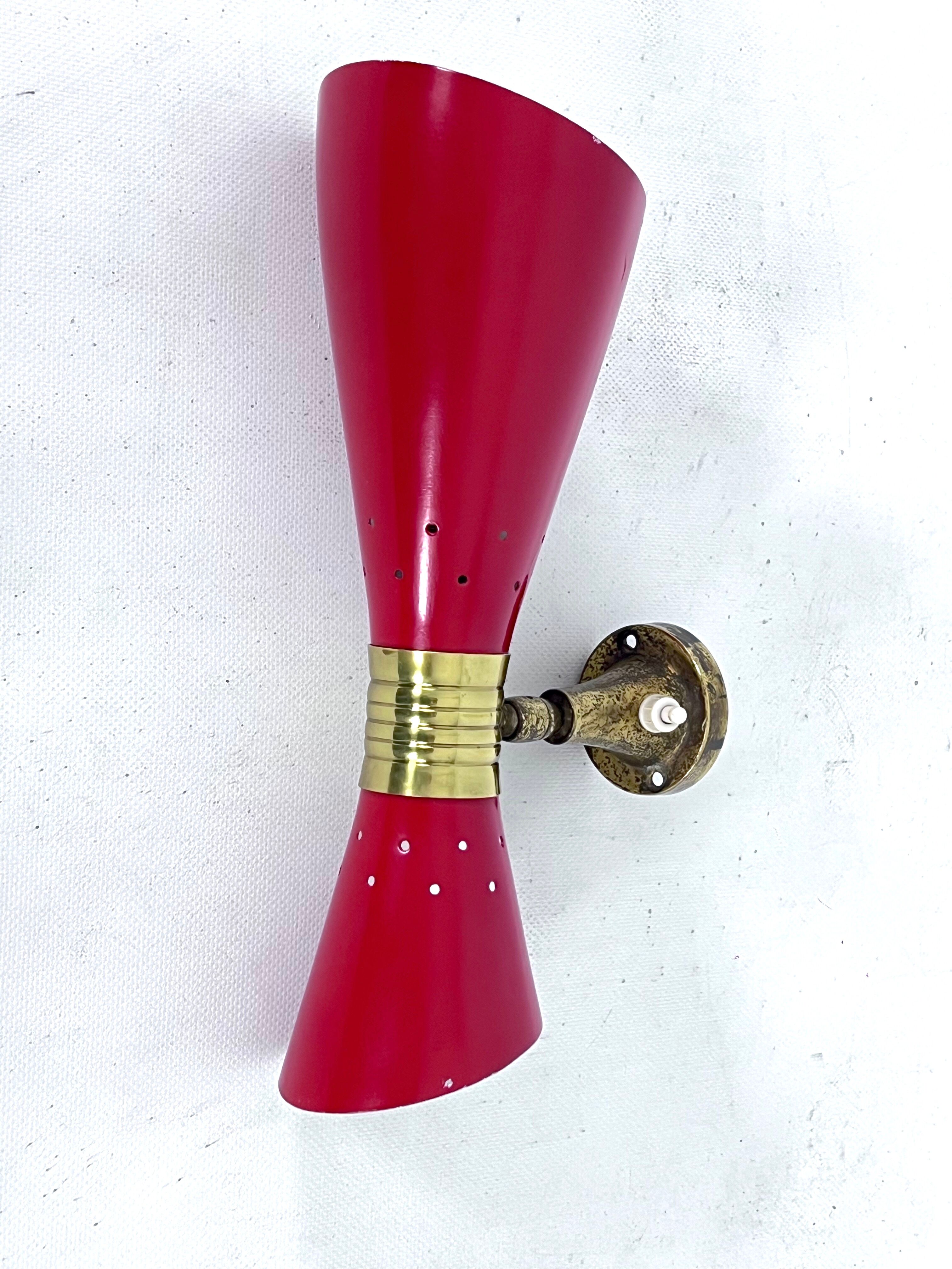 Italian Mid-Century single double cones wall lamp, 1950s