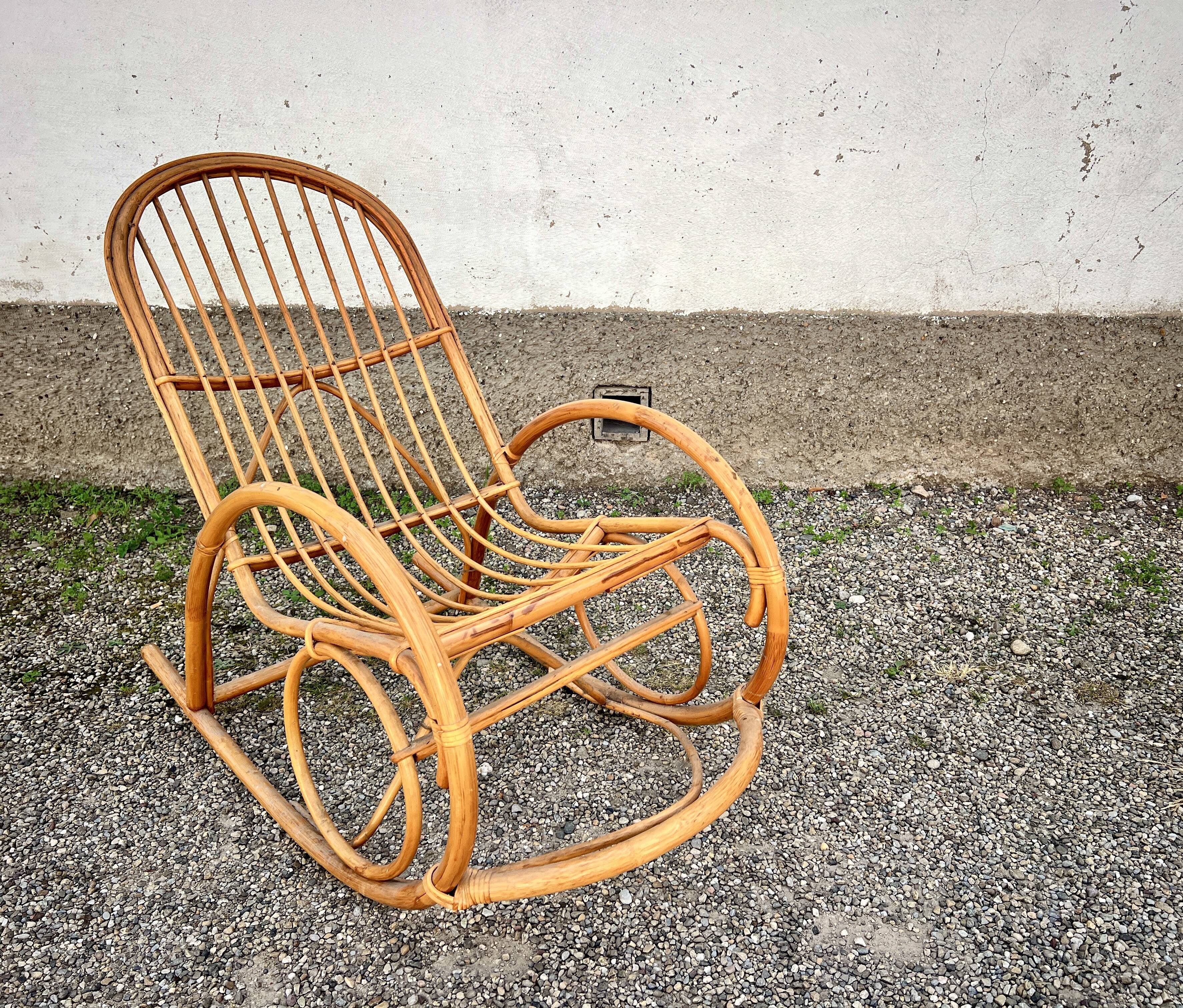 Adult rattan rocking chair – very good condition