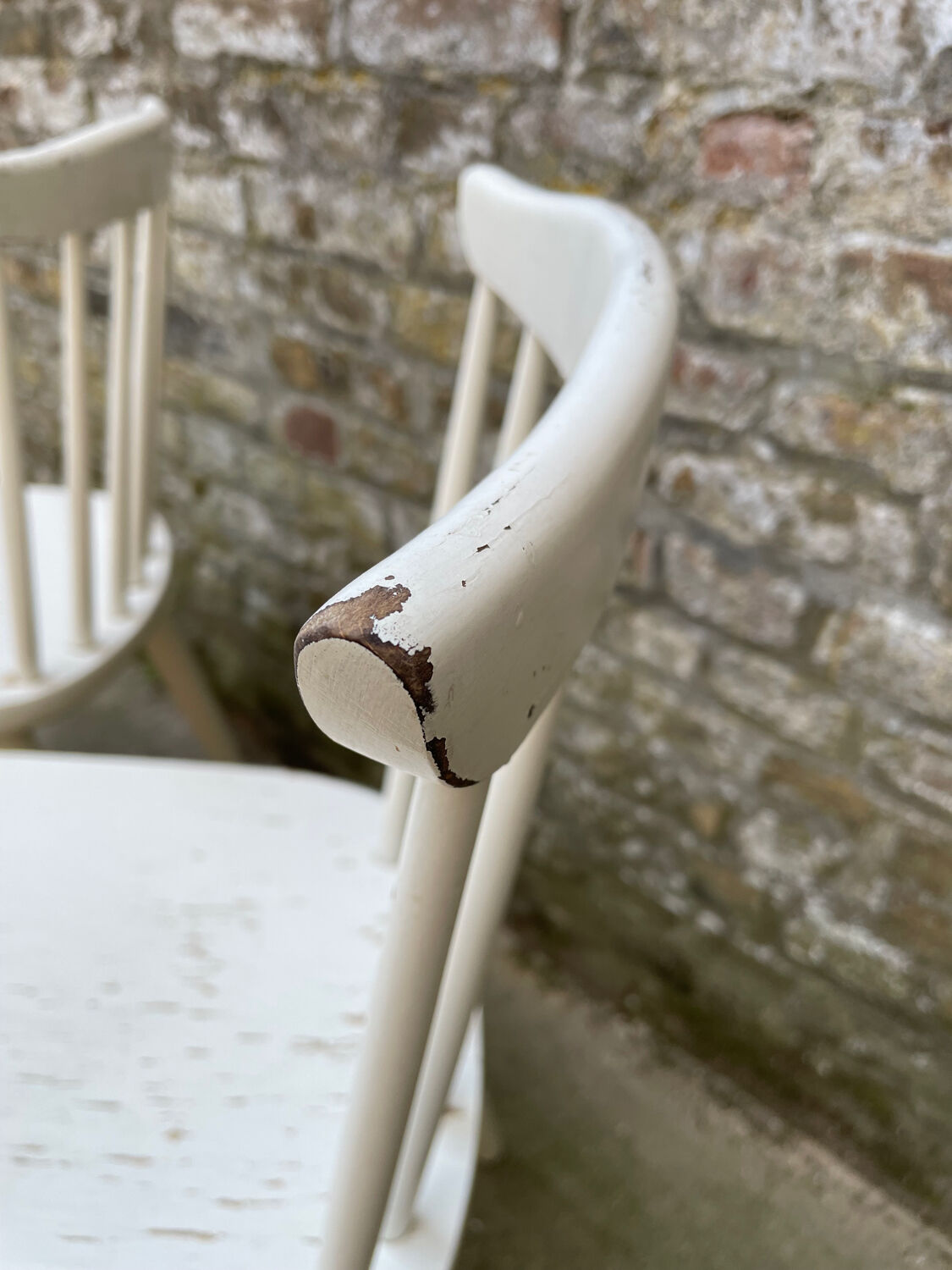 Series of 4 vintage solid wood chairs Scandinavian style