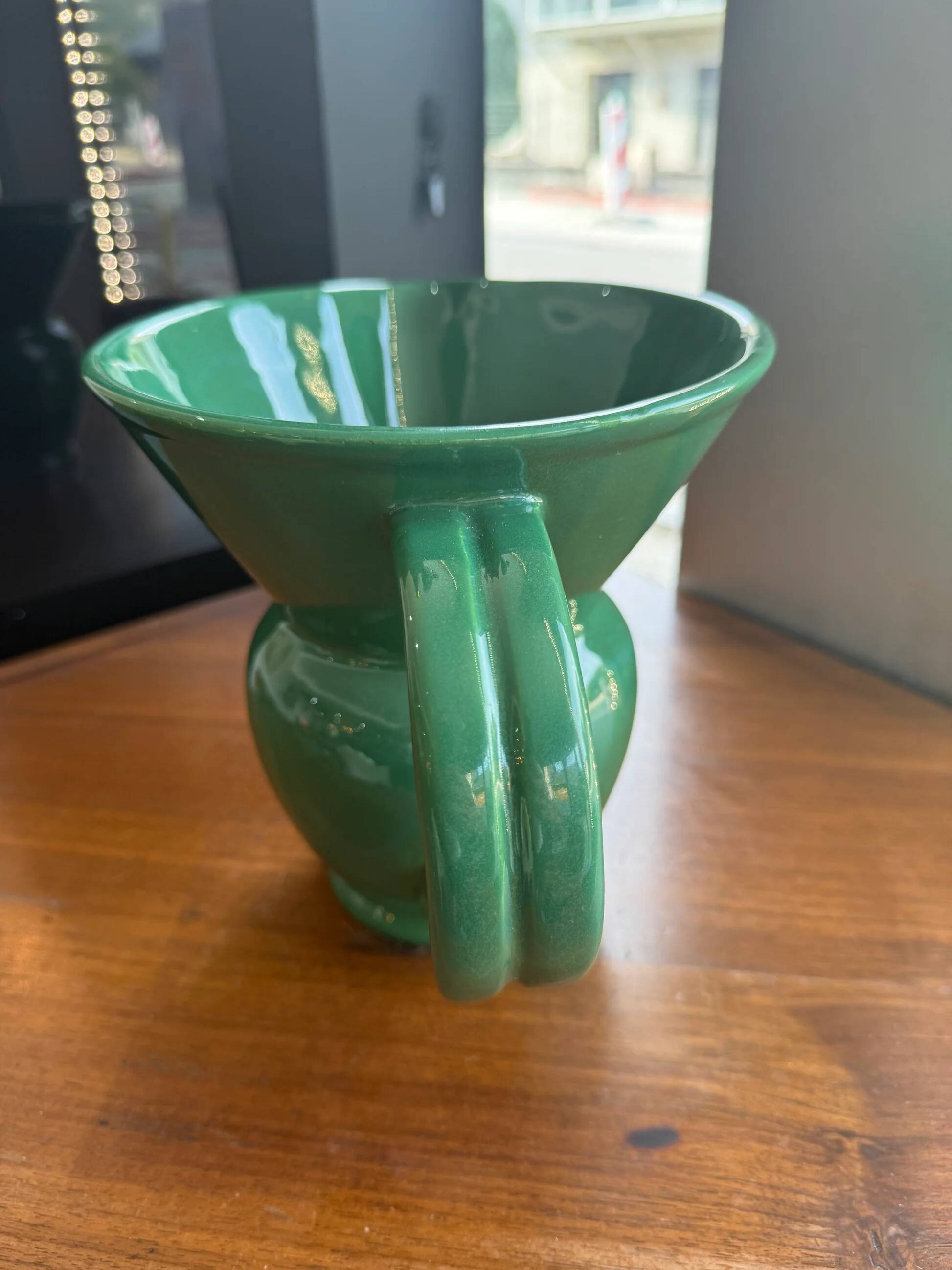 Pichet, pot à eau en faïence émaillée verte – HB Quimper, période art déco