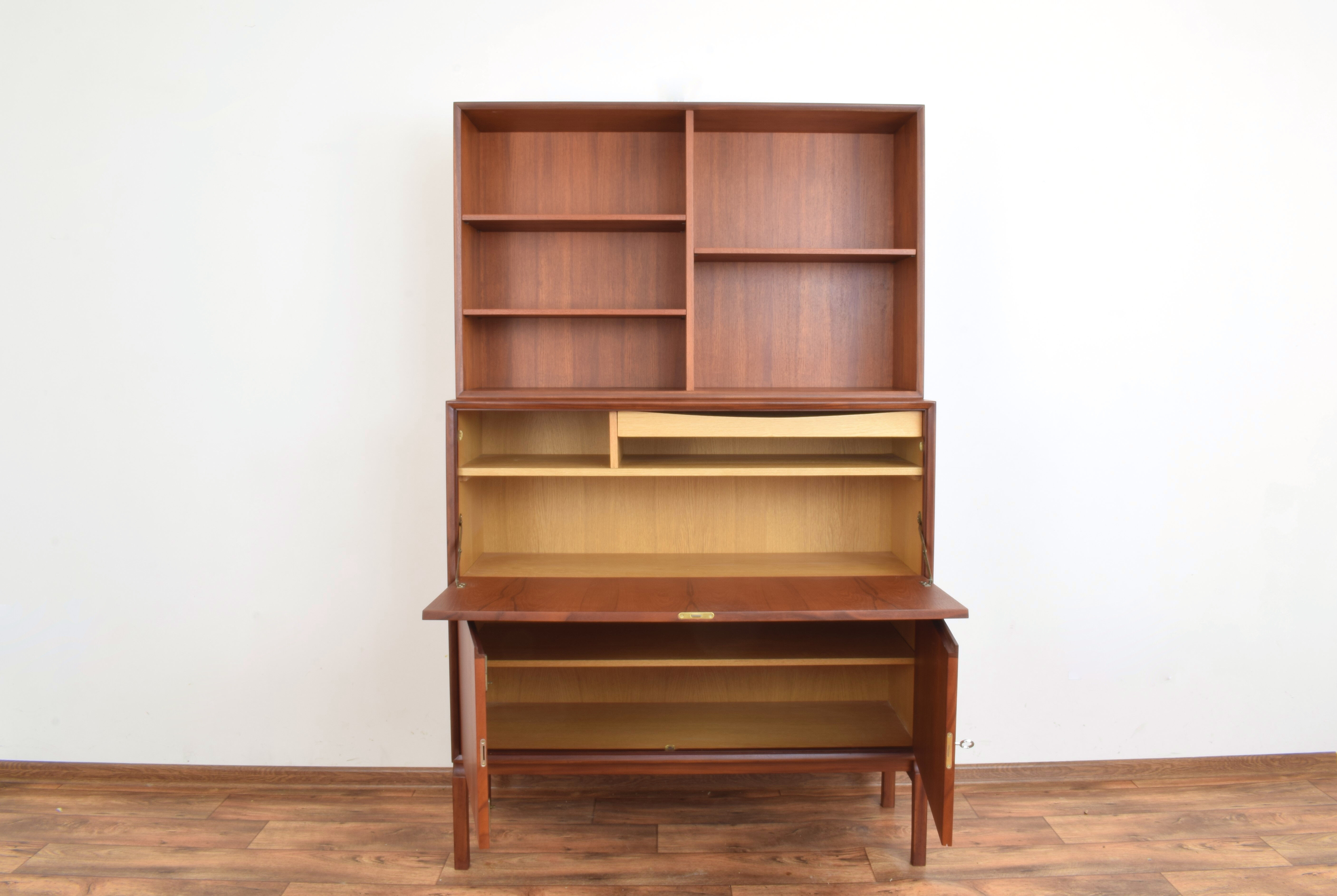 MTP Wall Unit by M. Grabiński