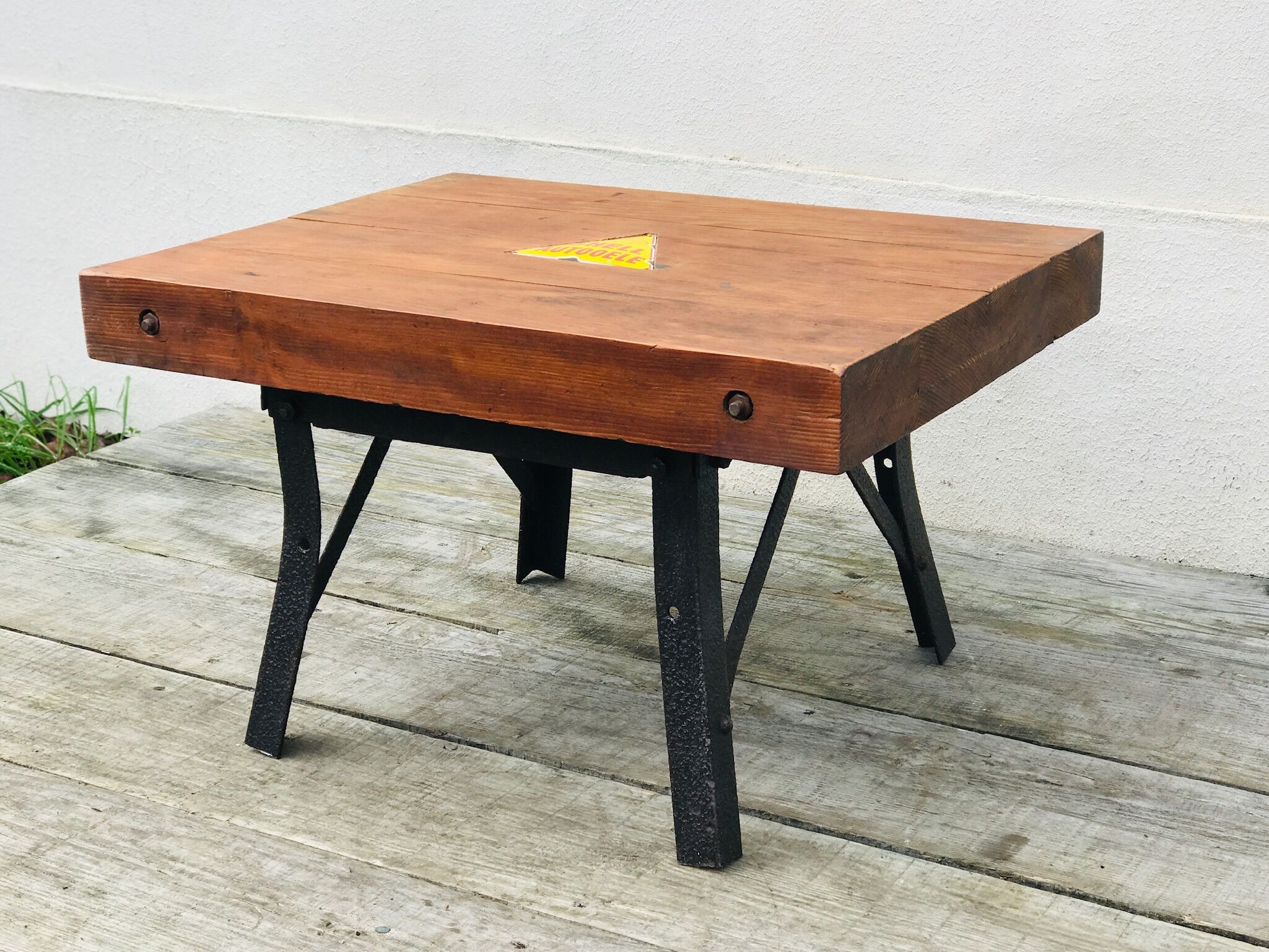 Coffee table mind garage