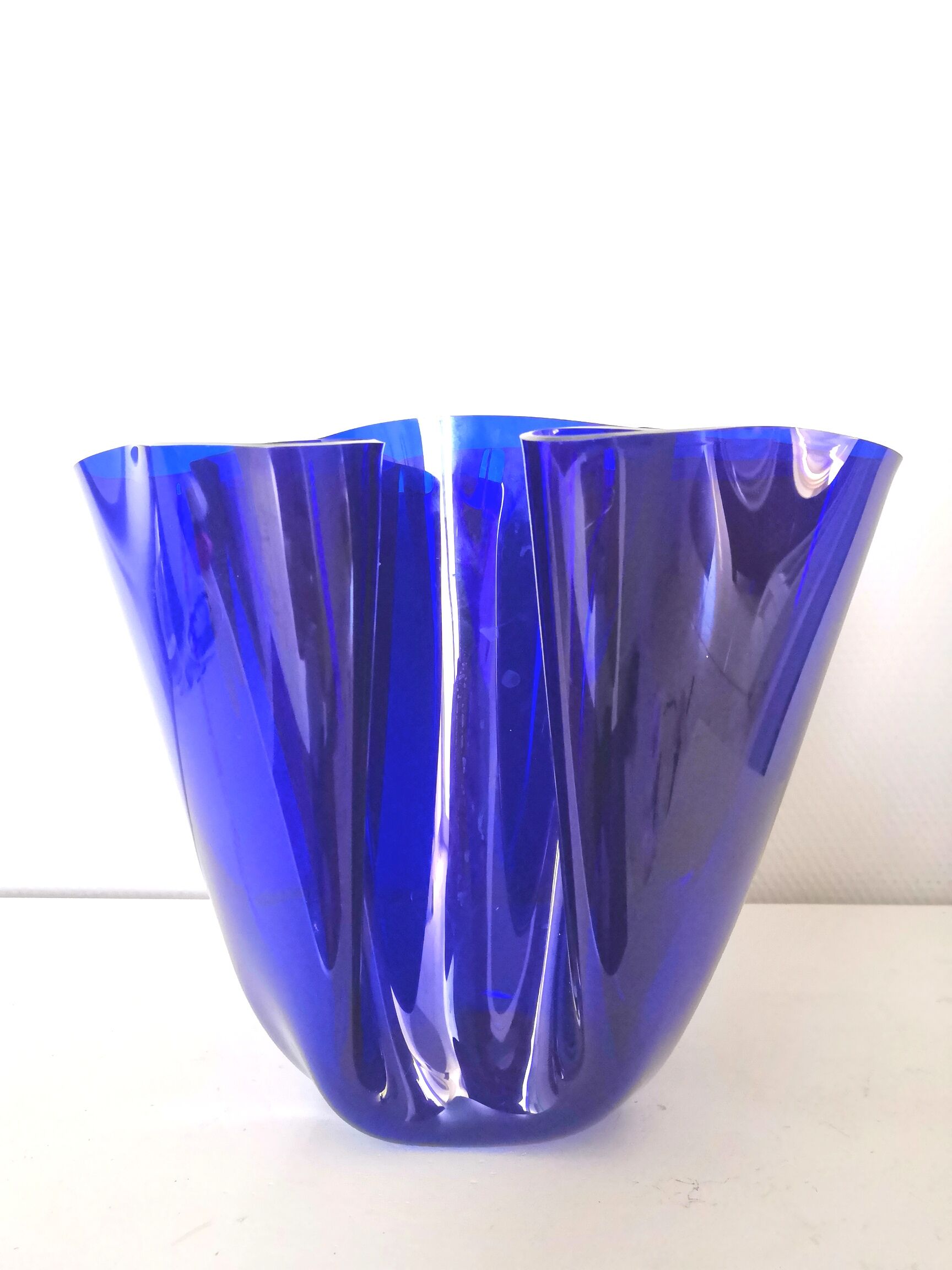 Blue handkerchief vase in plexiglass 70s