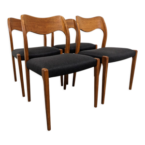Série de 4 chaises modèle