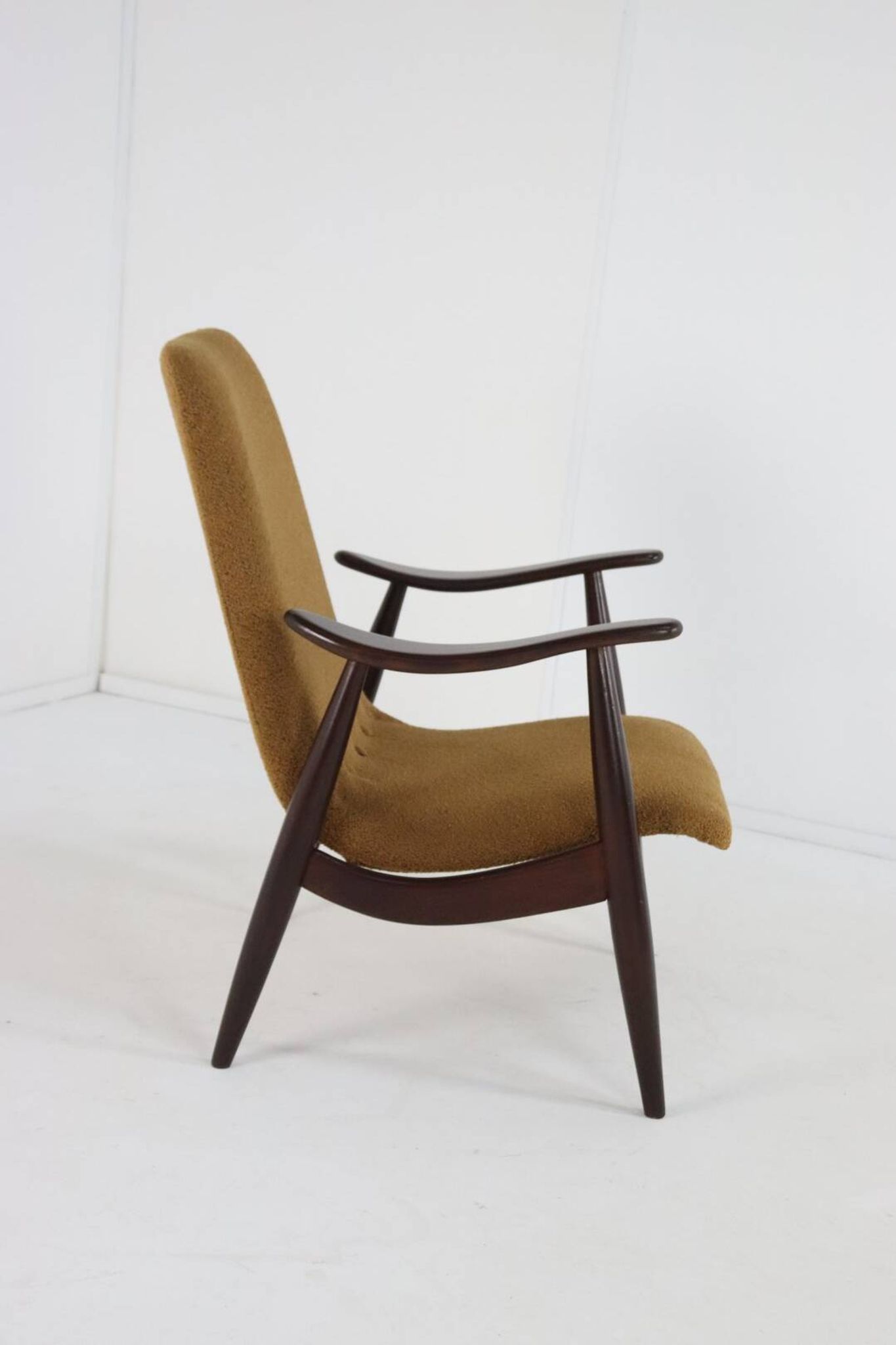 Armchair 'Popkensburg' Attr. Louis van Teeffelen for Wébé | 3 pieces in sto