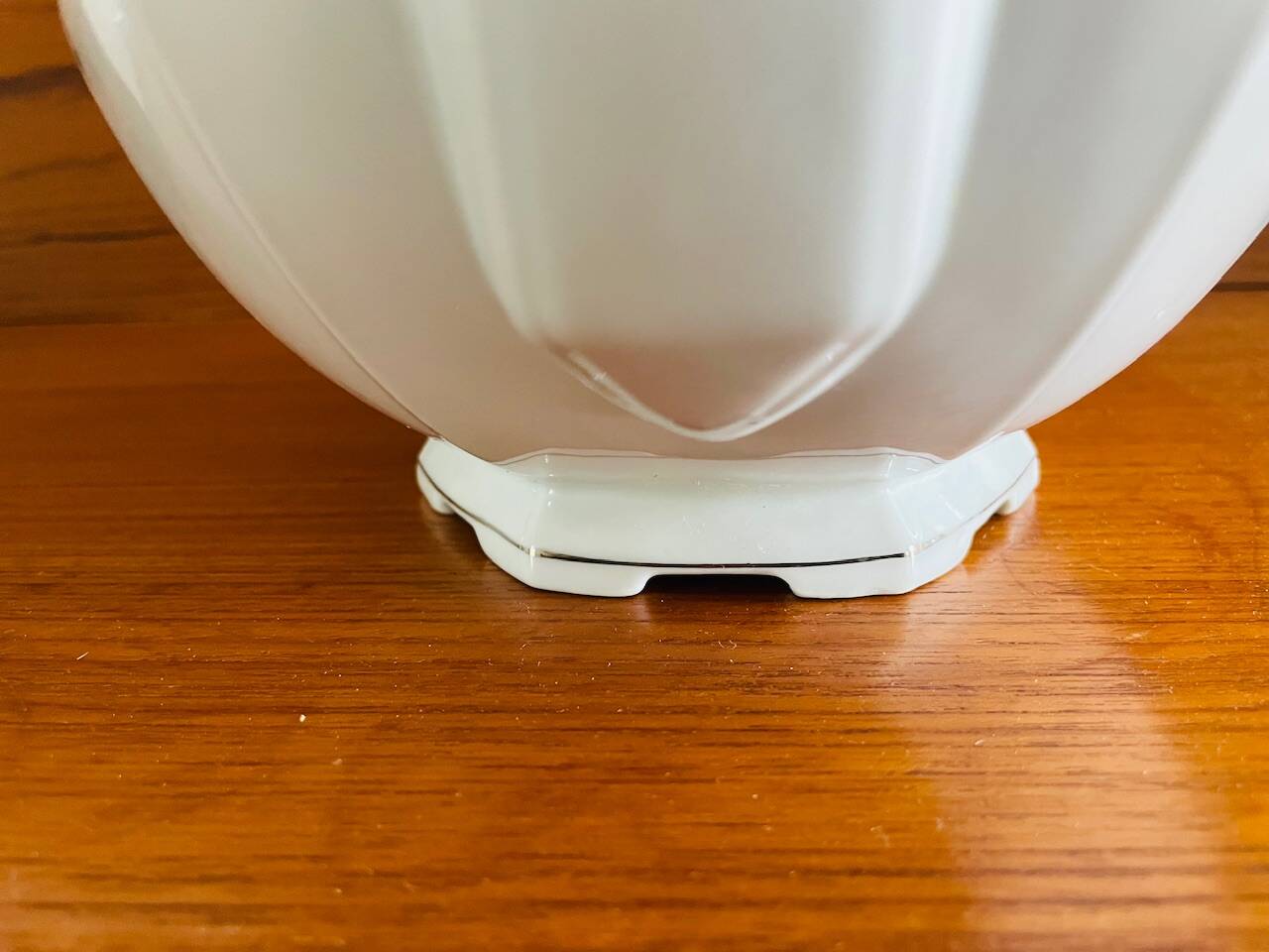 Art Deco soup tureen by Victoria China Czechoslovakia, 1920s