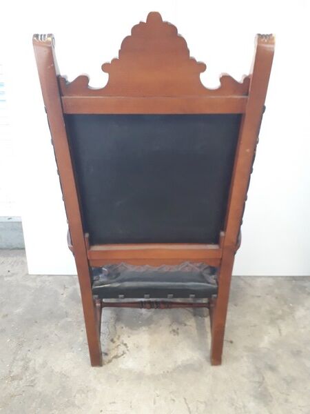 Spain truncated chair solid wood scuplté and leather