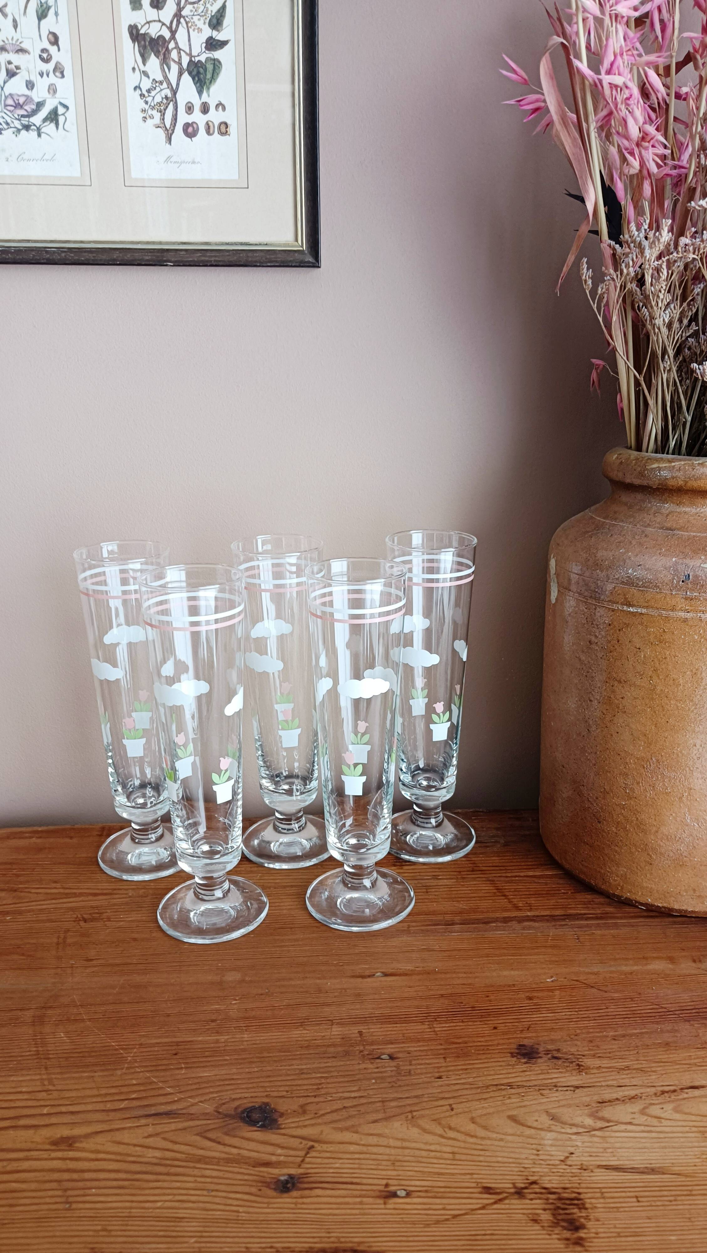 Set of 5 floral champagne glasses