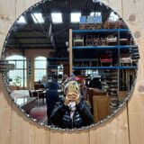 Round Art Deco mirror from the 1940s/50s with a bevelled edge.
