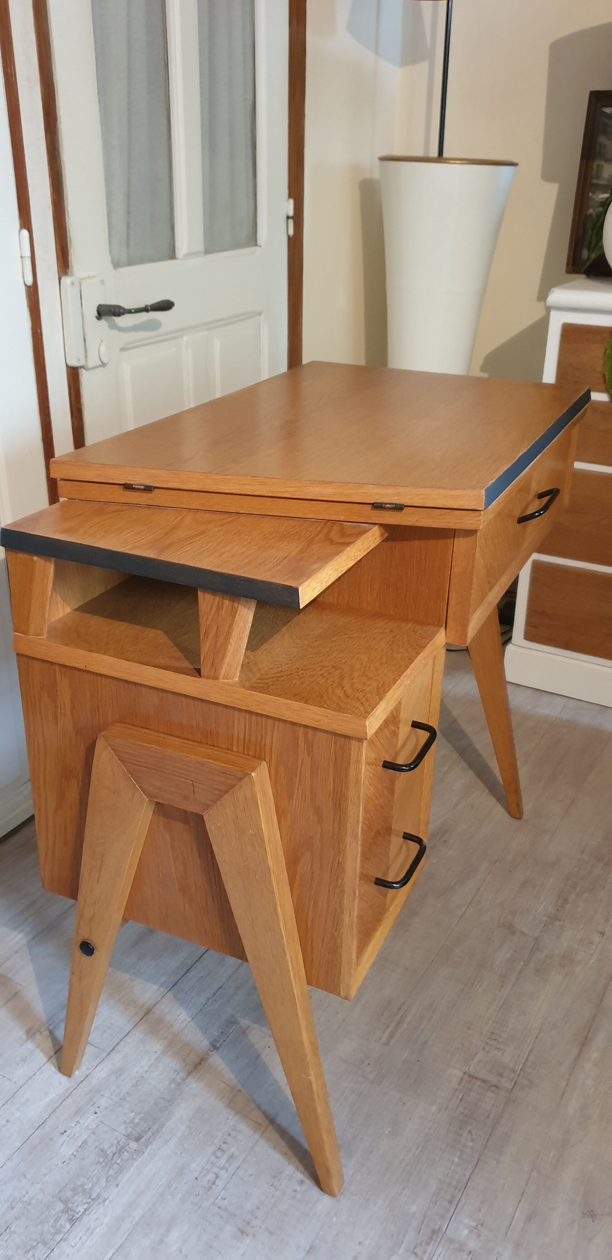 Compass foot desk