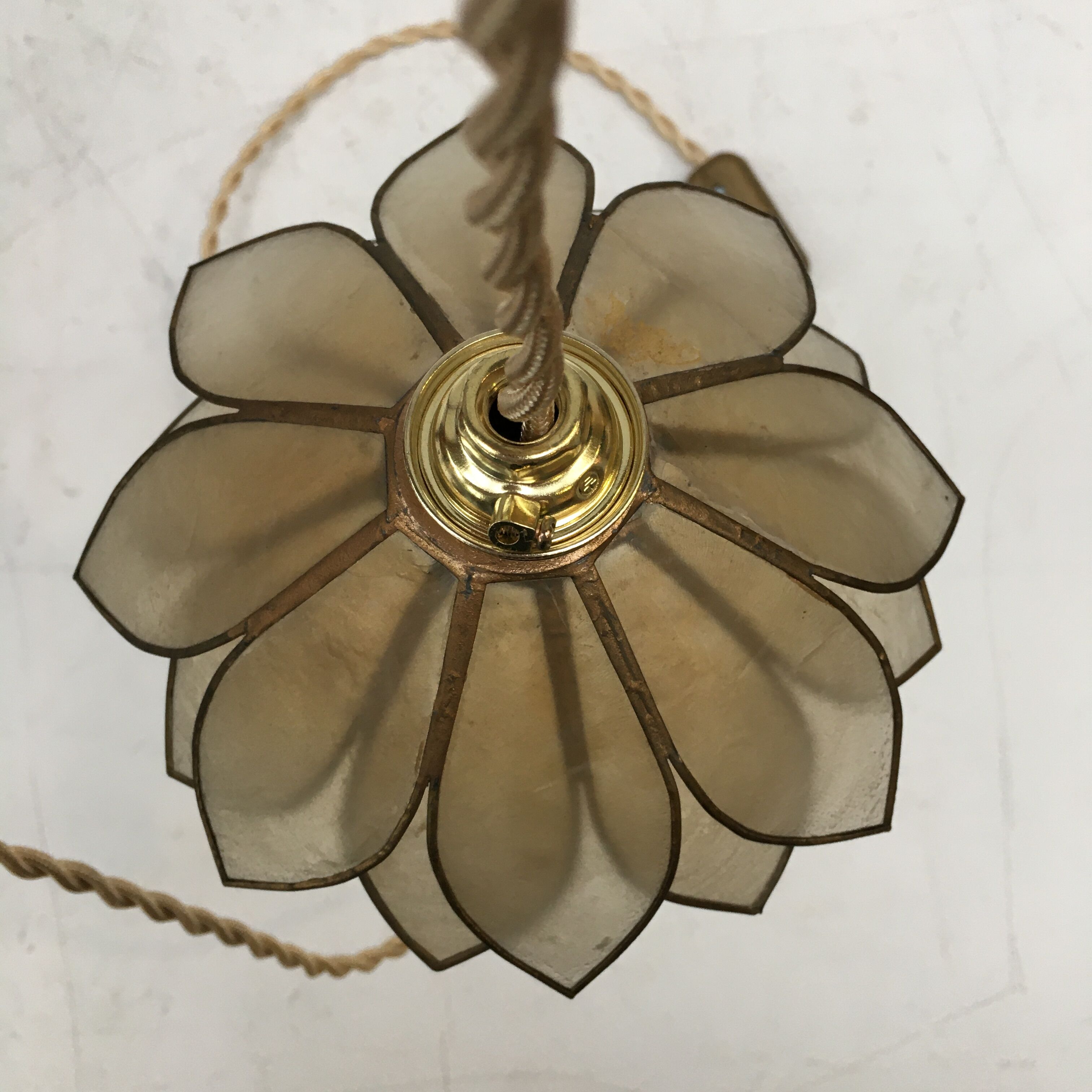 Flower walkman lamp in mother-of-pearl and brass