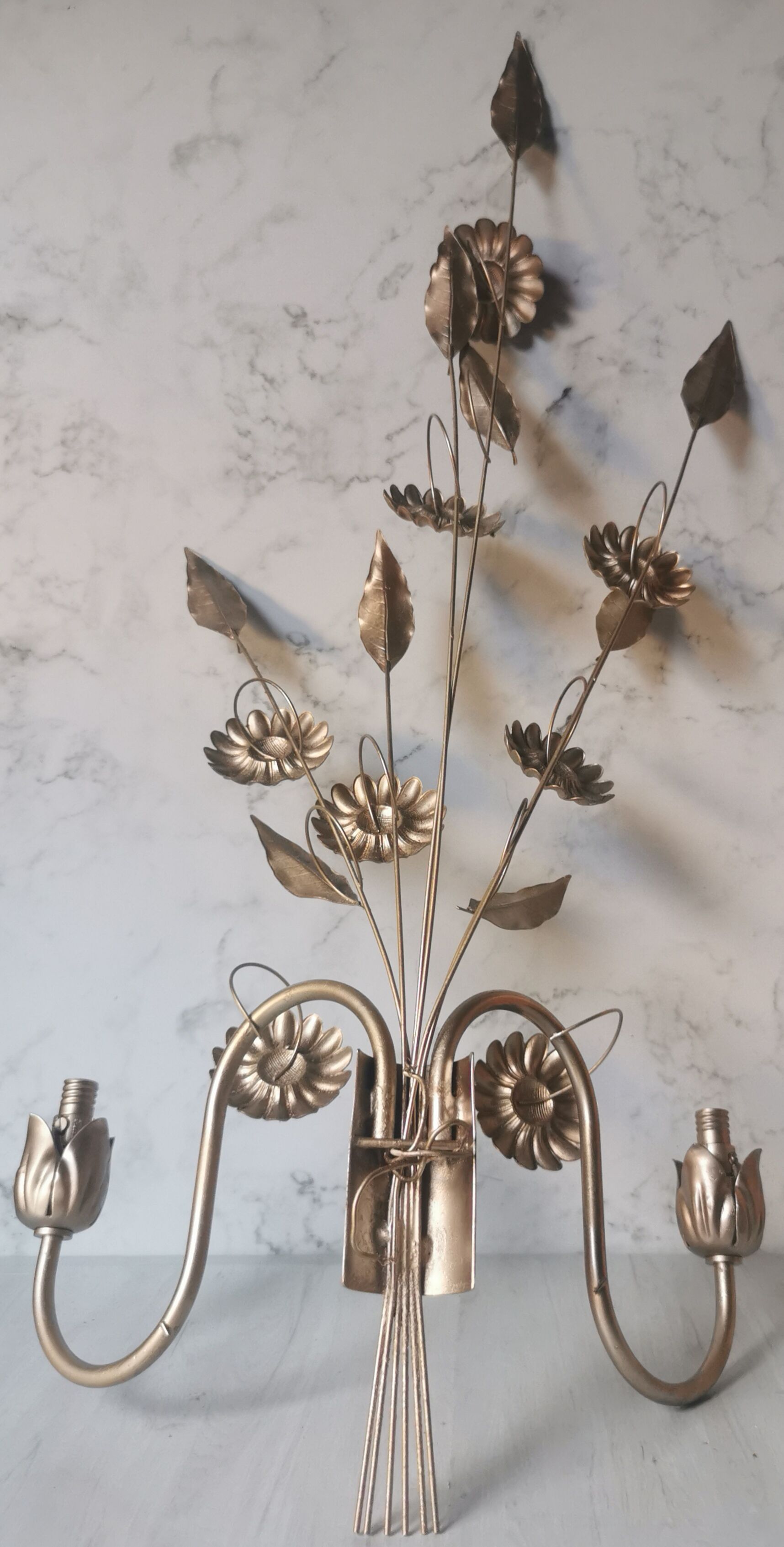 Applique murale fleurs metal doré