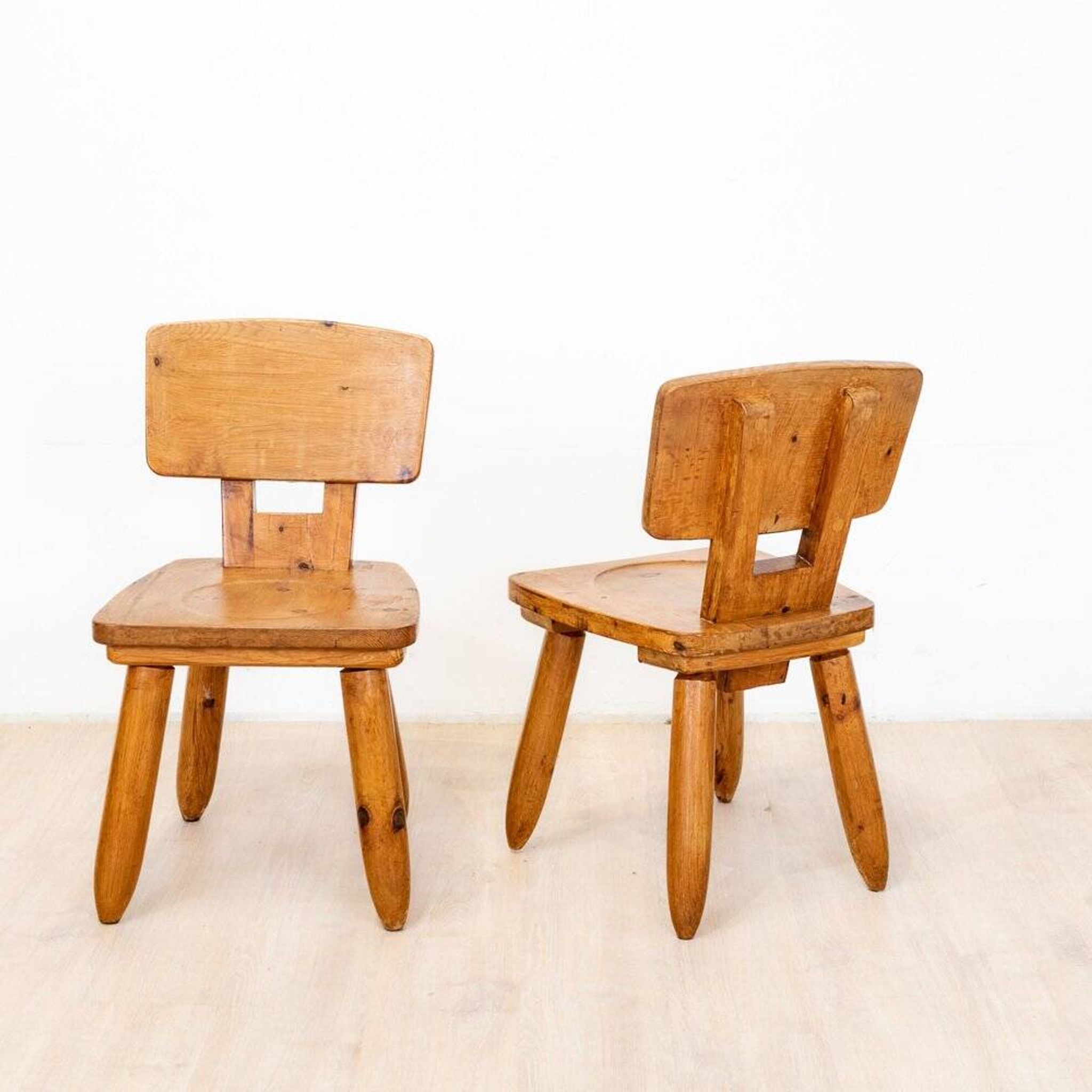 Chaises brutalistes en orme, 1970