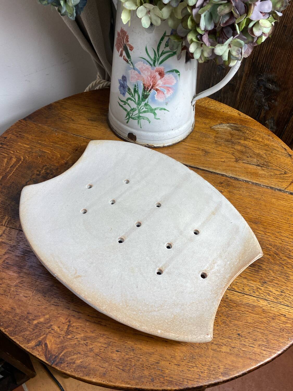 Glazed stoneware asparagus dish