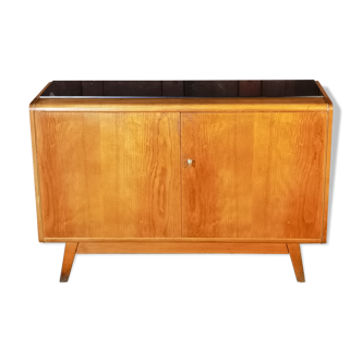 Buffet down by B. Landsman and H. Nepo-itek for Jitona Sobslav