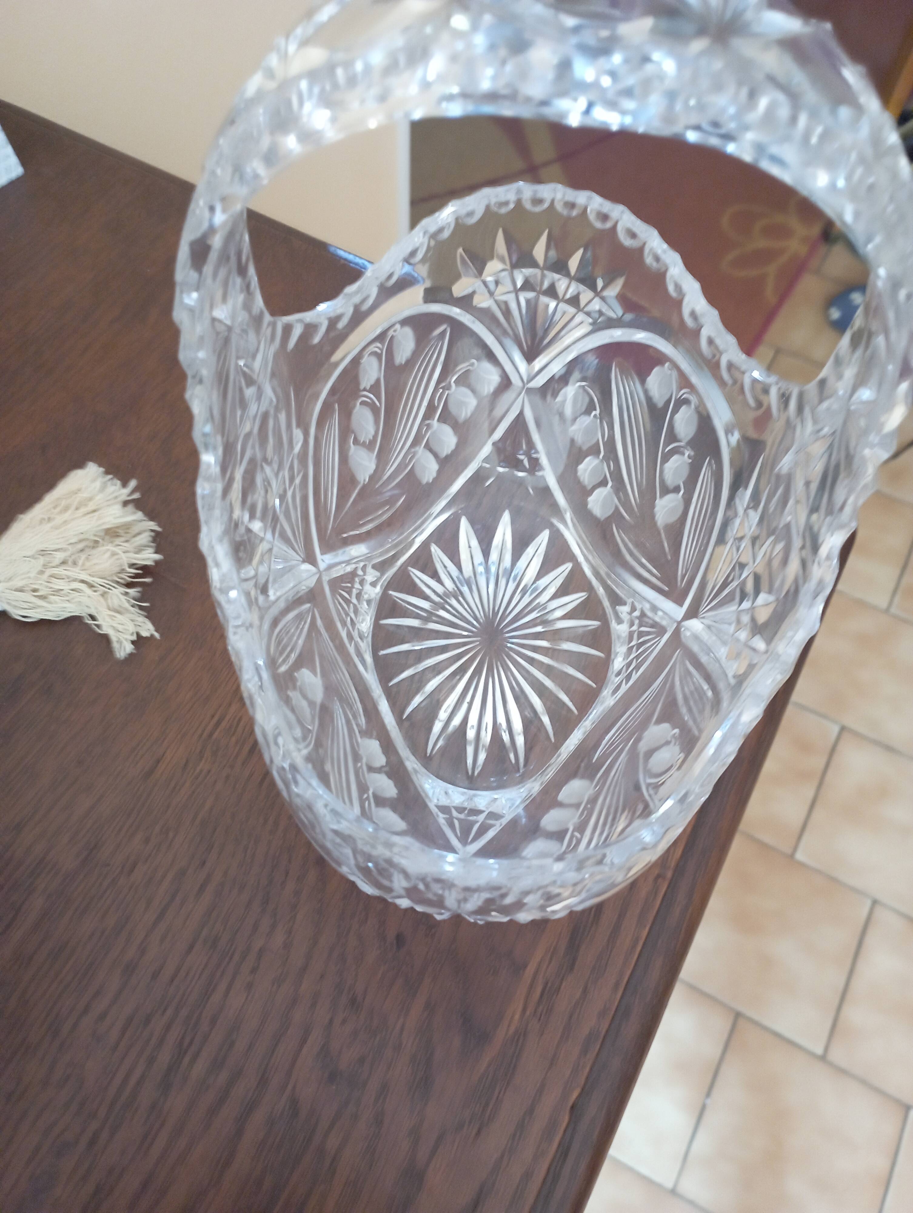 Crystal bonbonnière