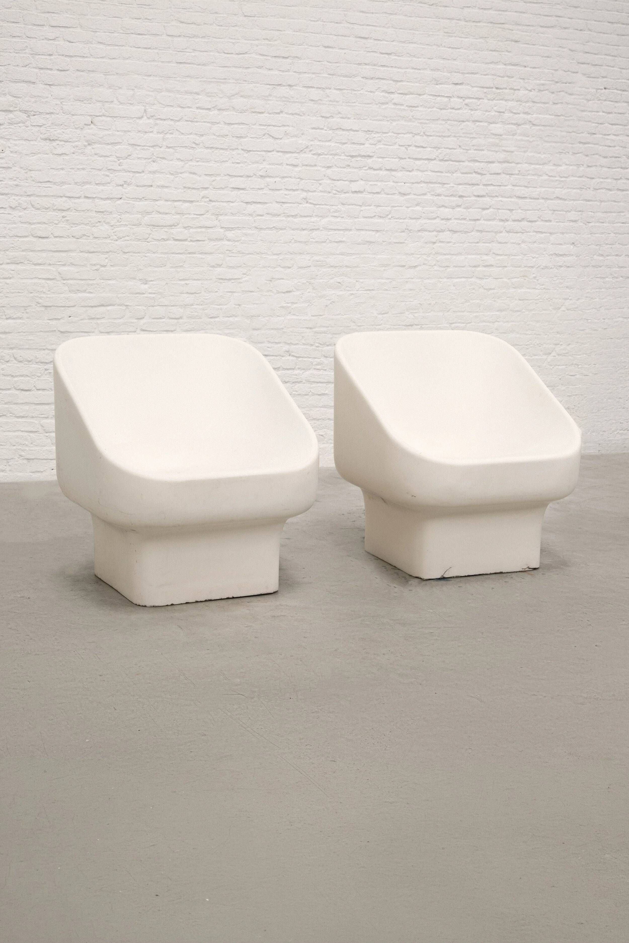 Pair of Douglas Deeds fiberglass Garden lounge chairs for Sintoform, USA