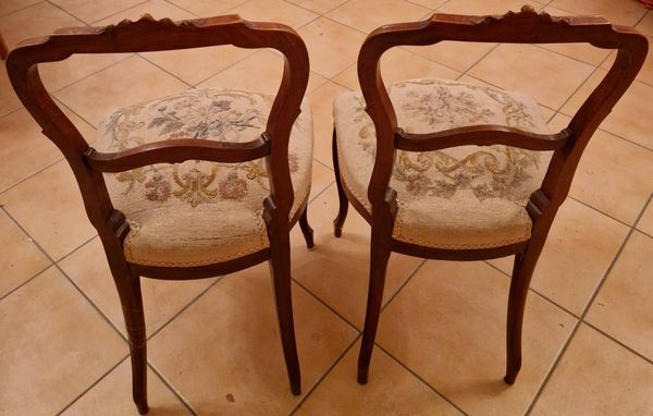 Paire de chaises Louis XV – bois sculpté & tapisserie ancienne – fin XIXᵉ
